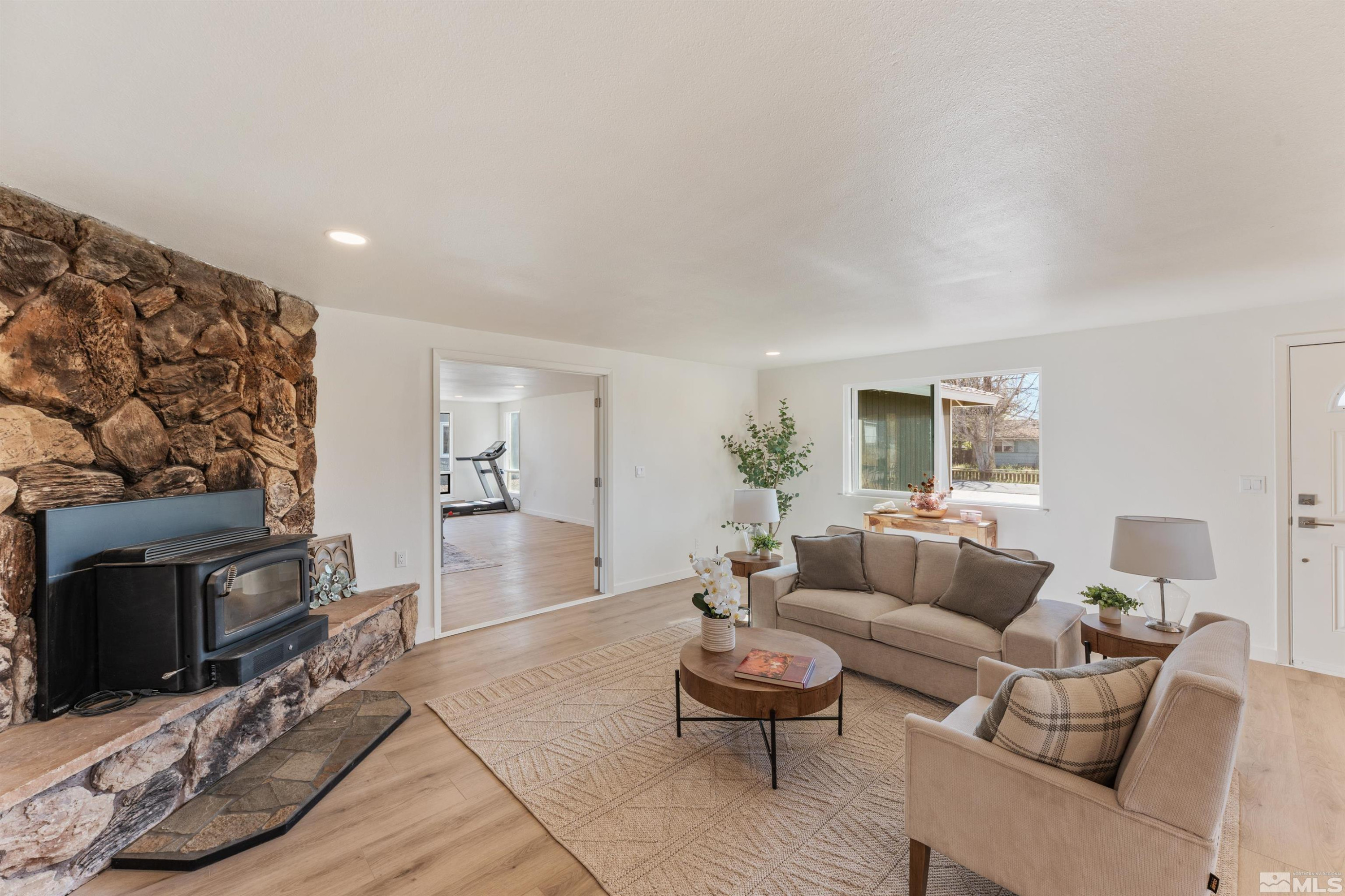 957 Arrowhead Drive