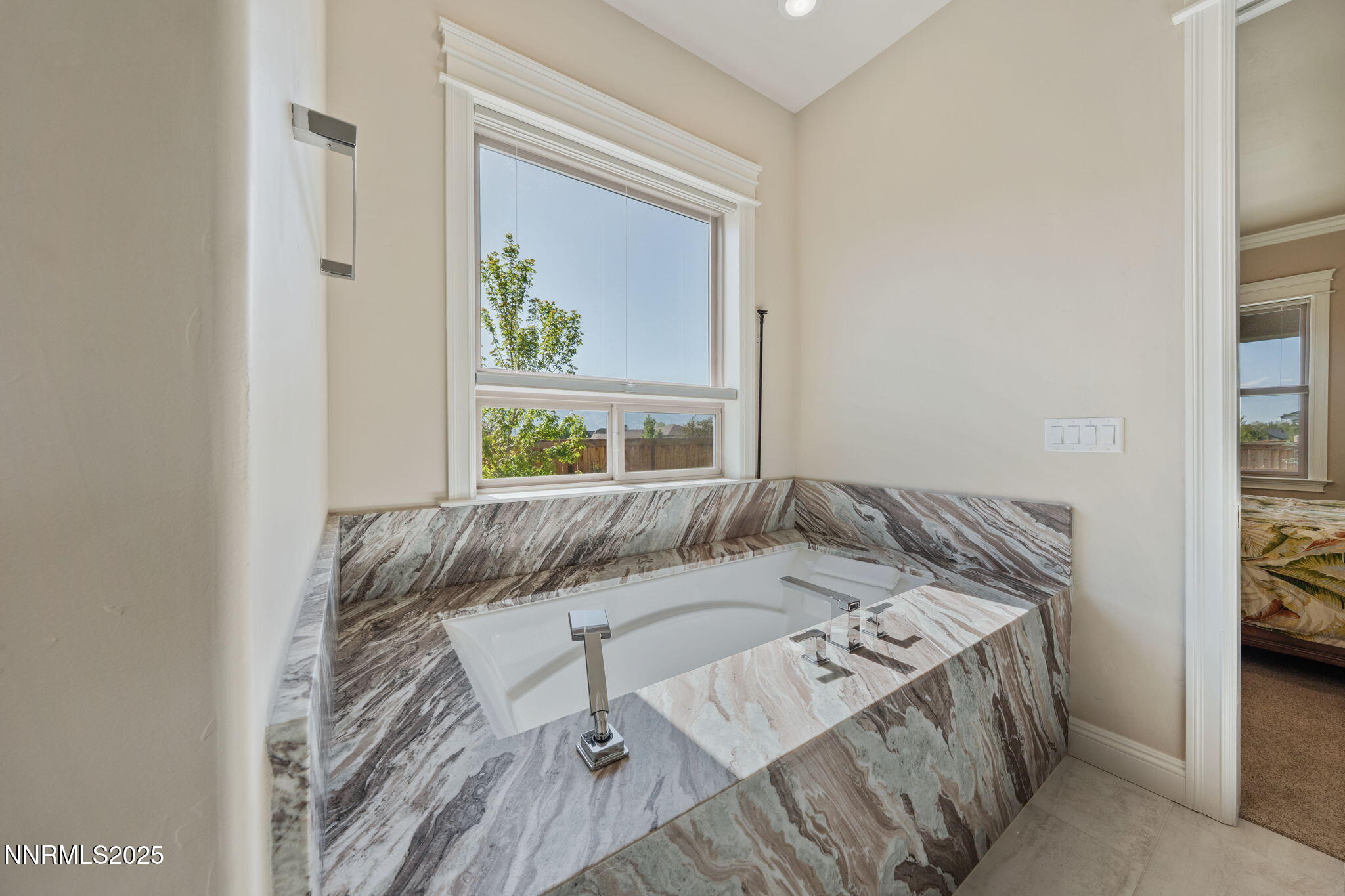 917 Rainshadow Way