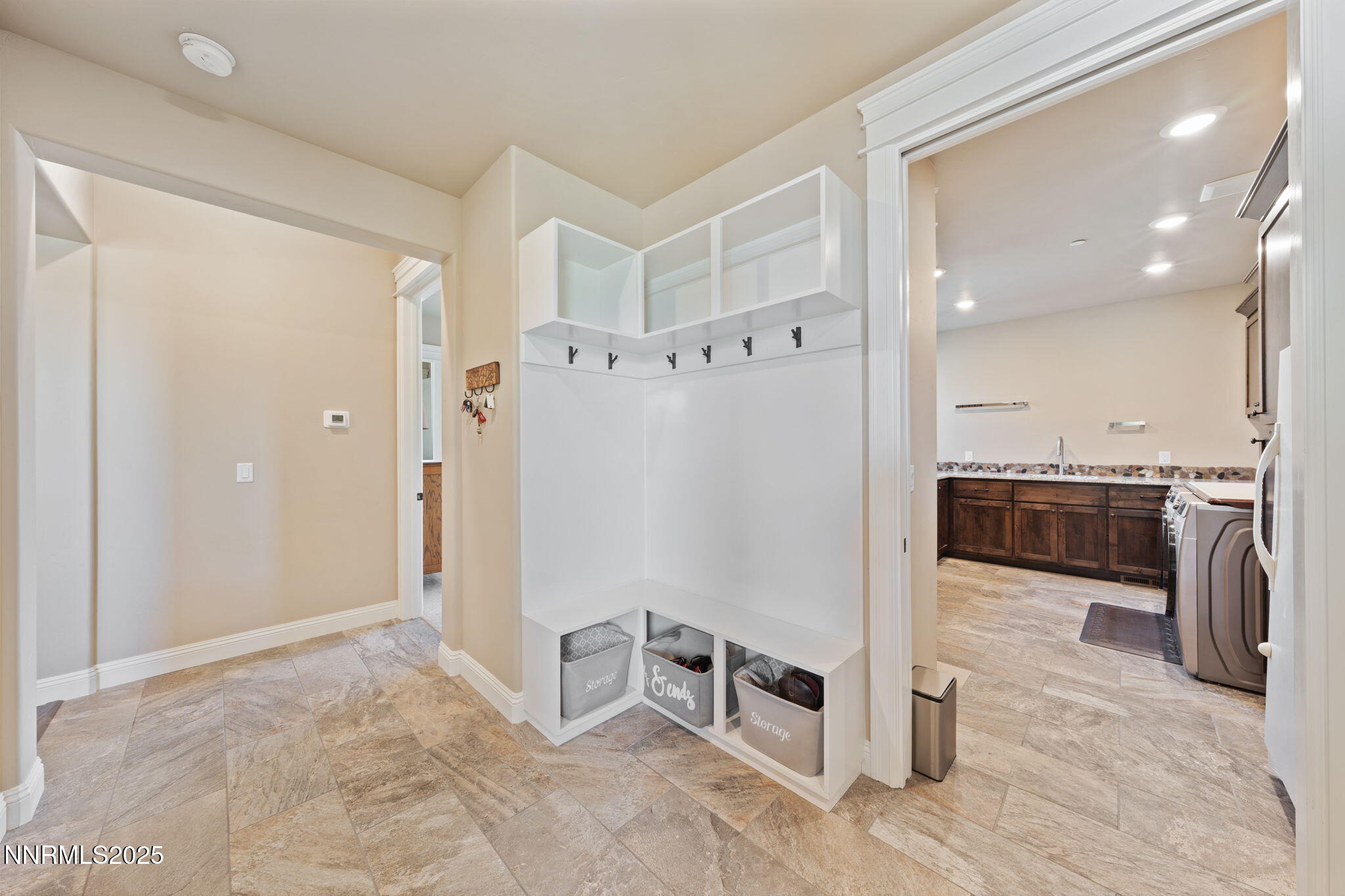 917 Rainshadow Way