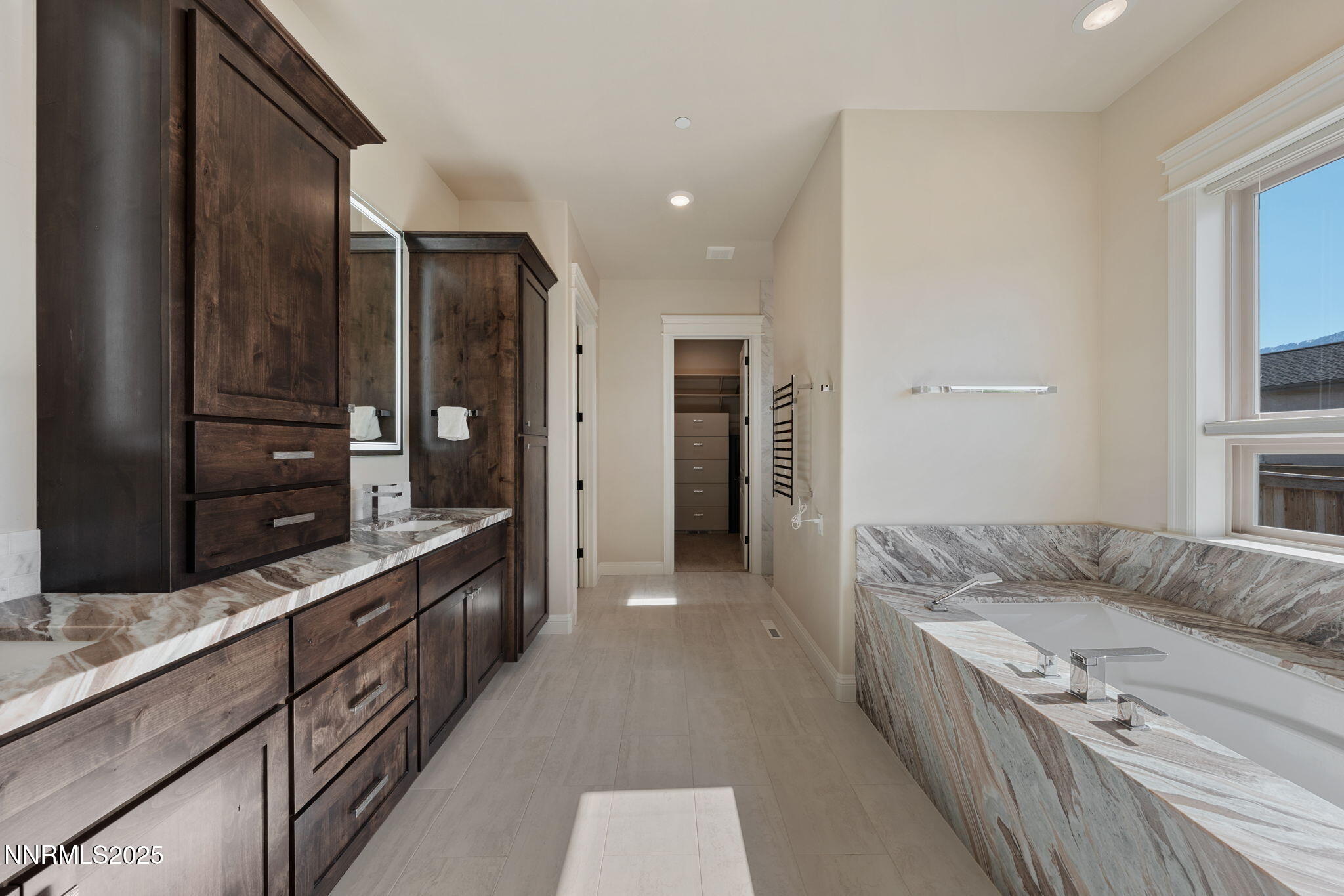 917 Rainshadow Way
