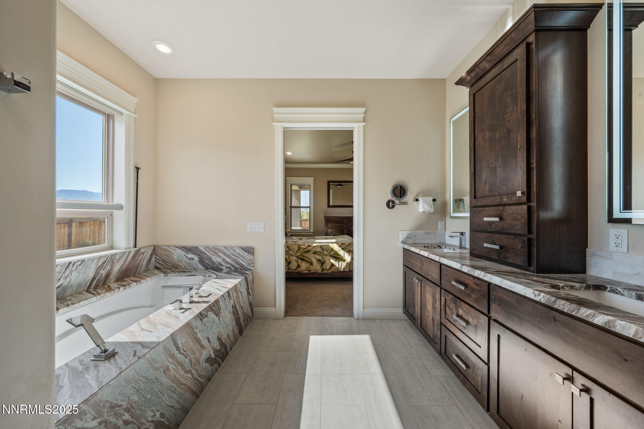 917 Rainshadow Way