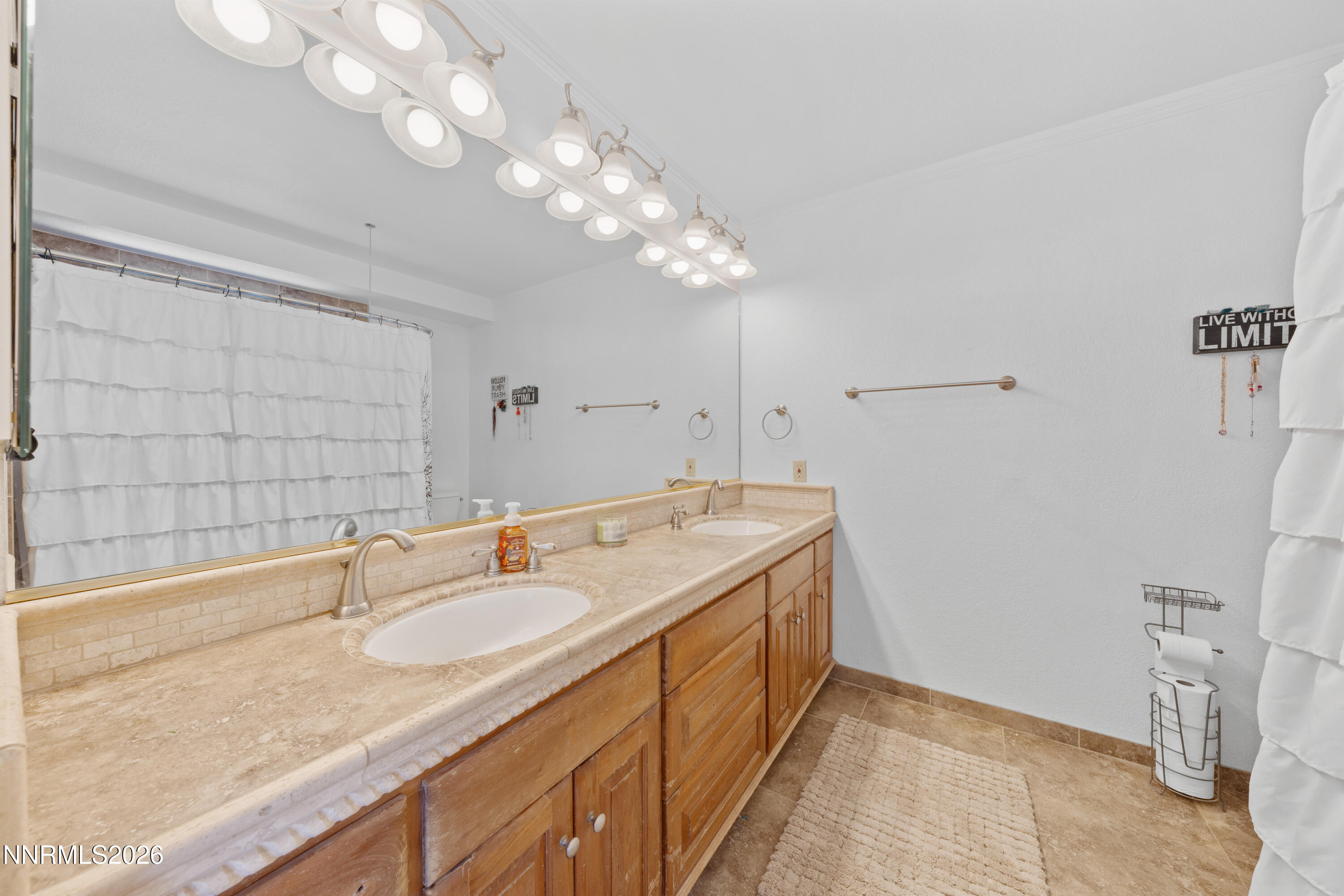 693 Lassen Way