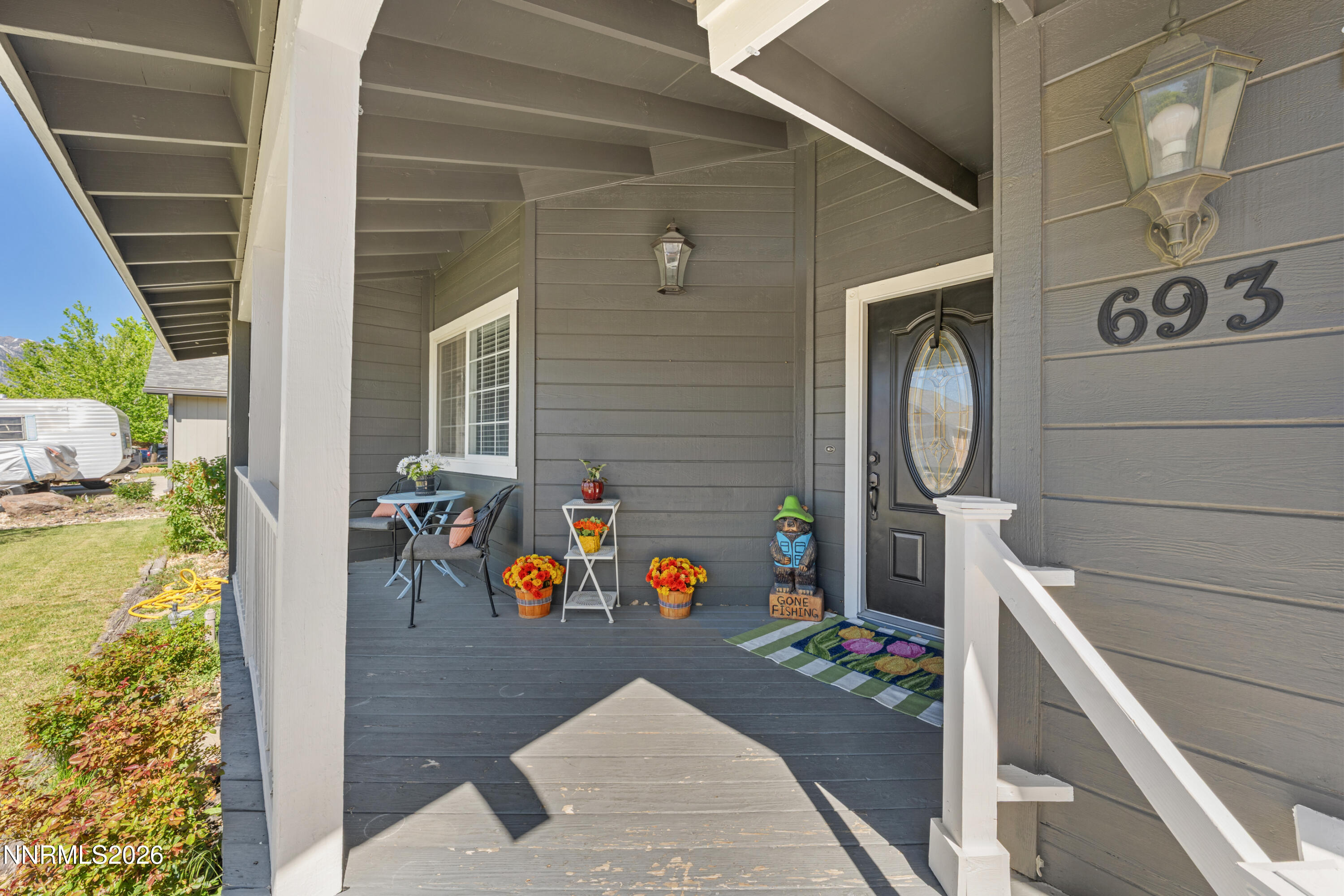 693 Lassen Way