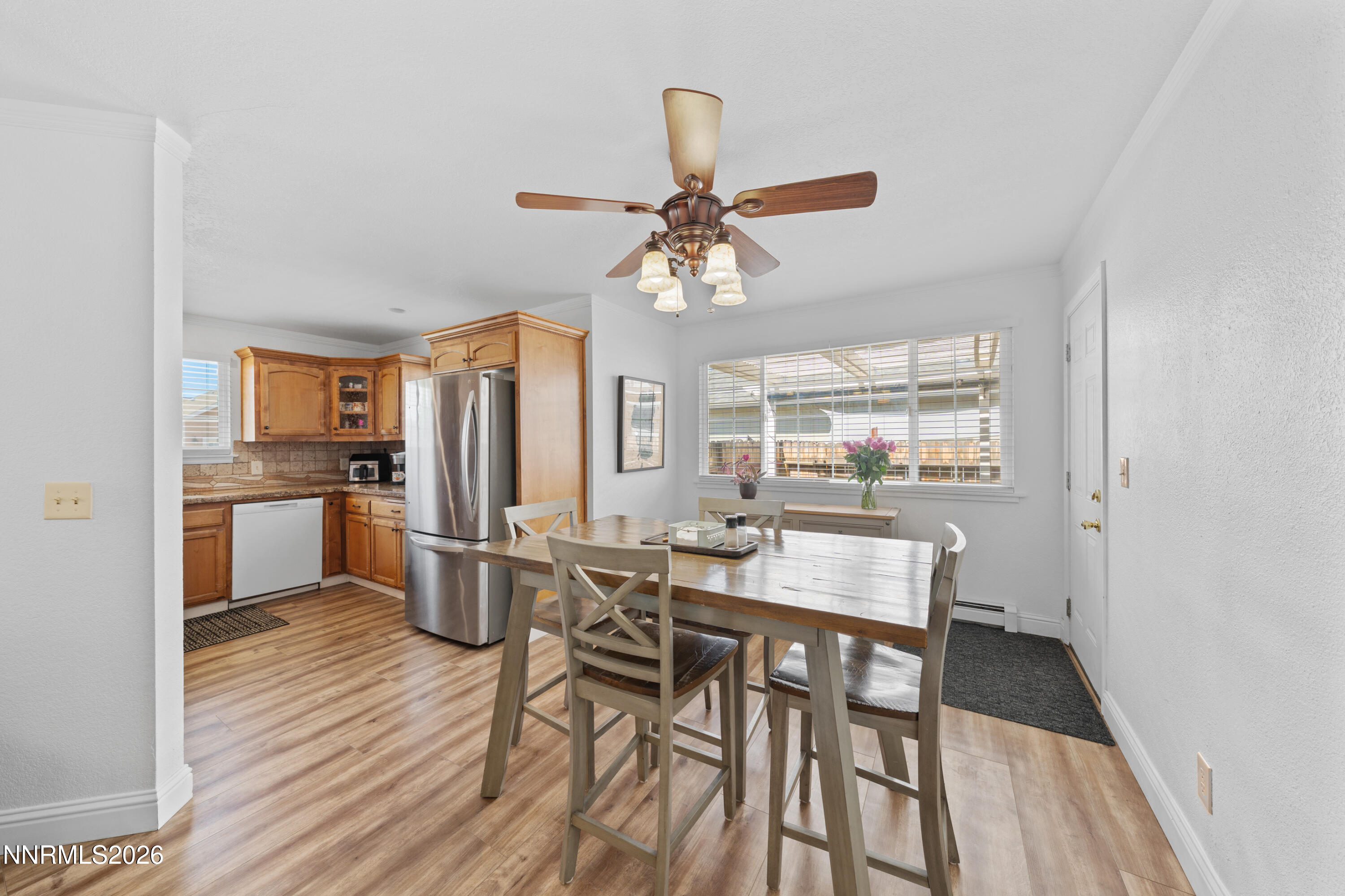 693 Lassen Way