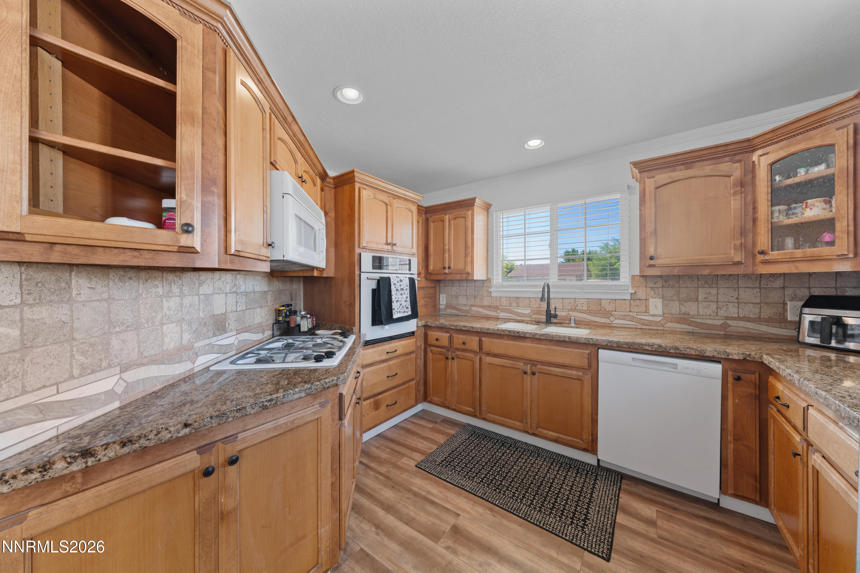 693 Lassen Way