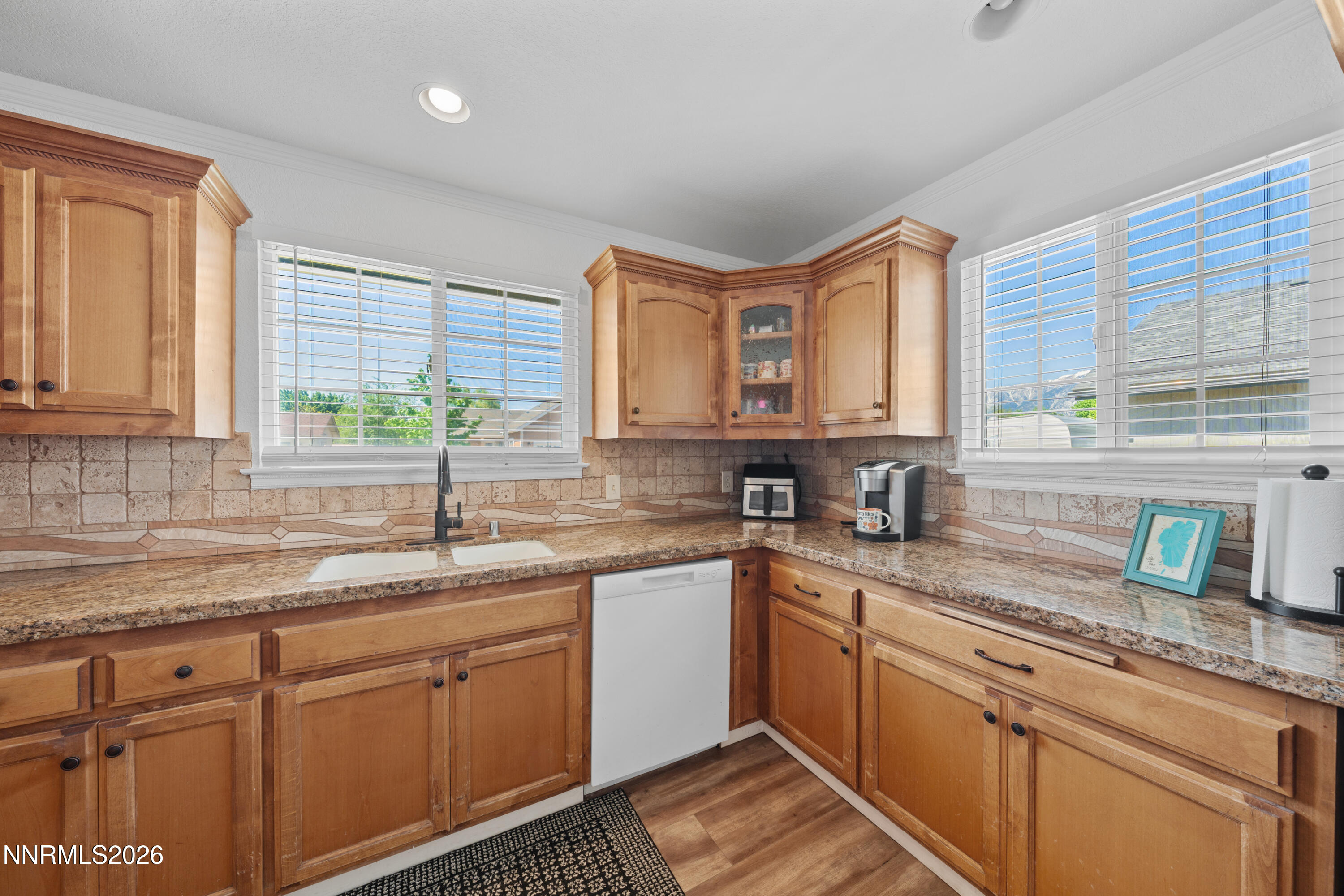 693 Lassen Way