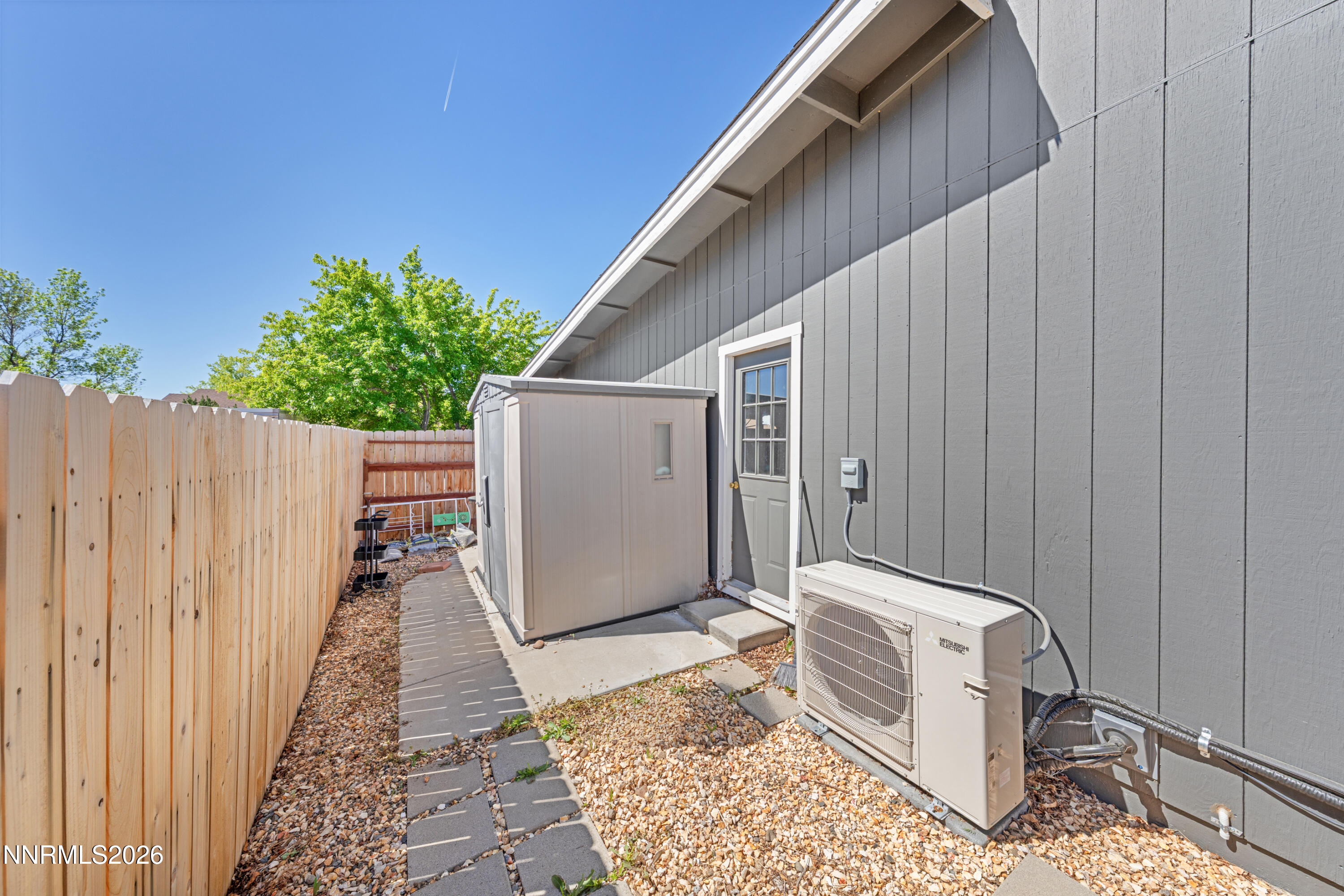 693 Lassen Way