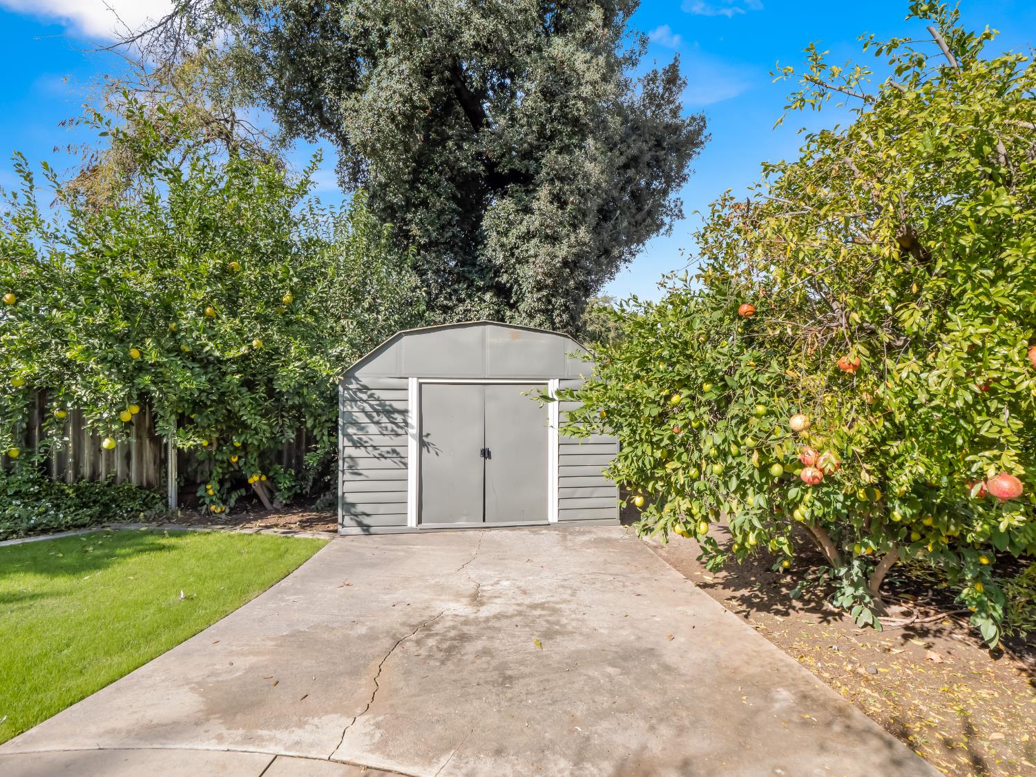 5041 E Townsend Avenue