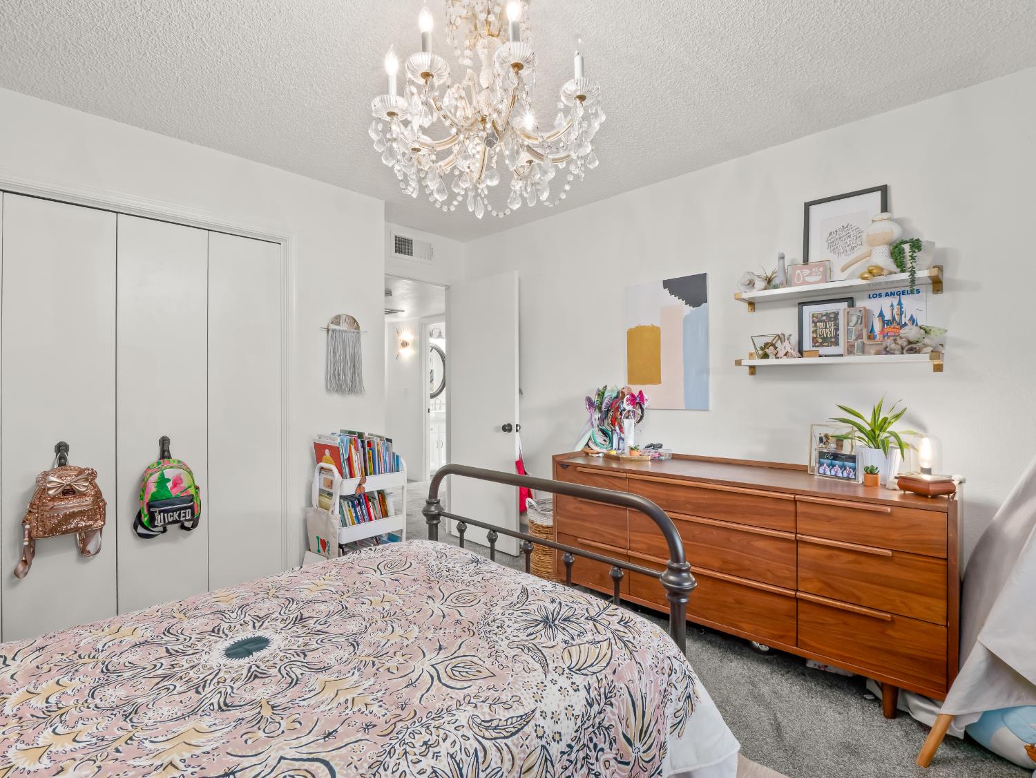 5041 E Townsend Avenue