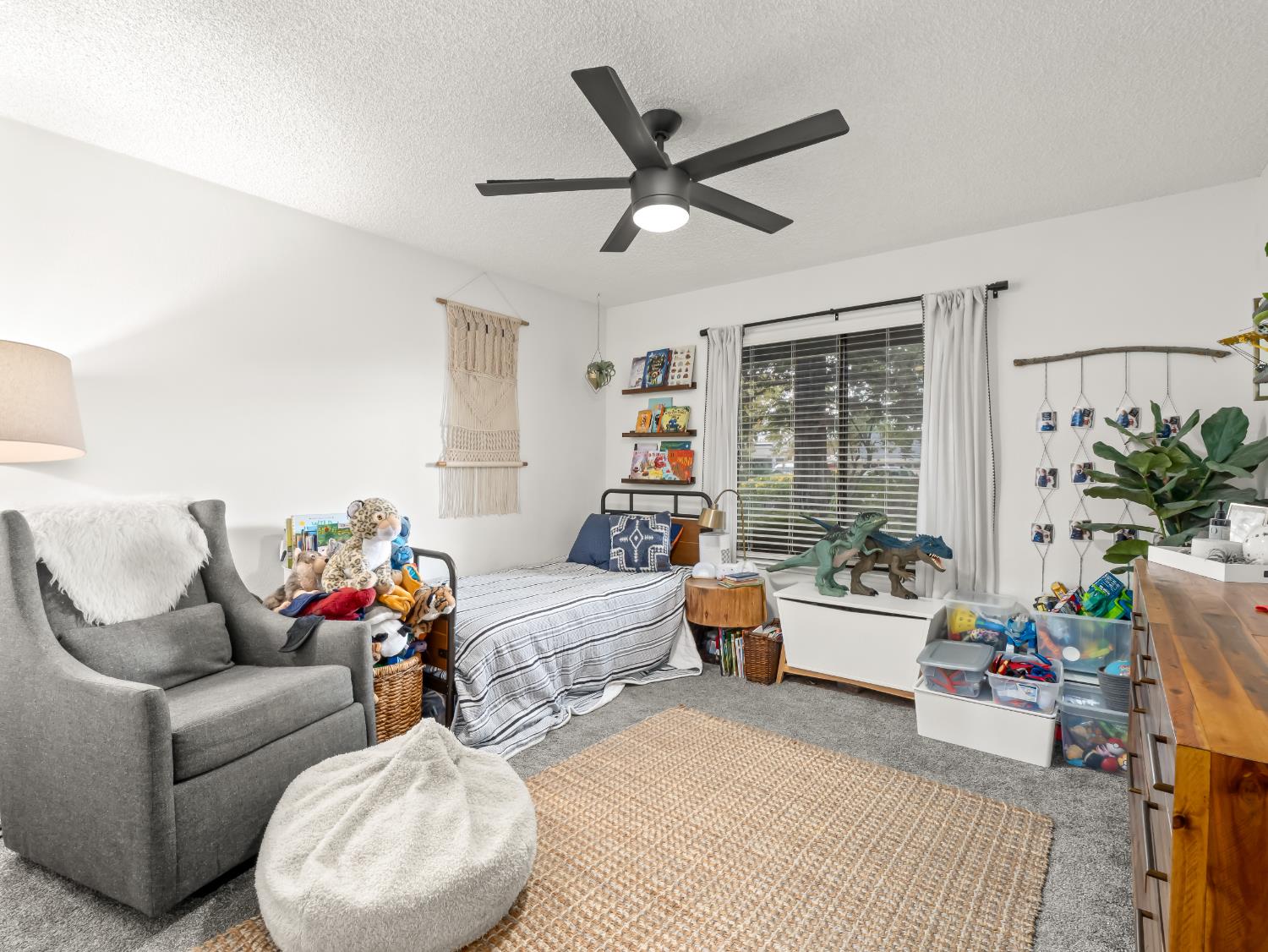 5041 E Townsend Avenue