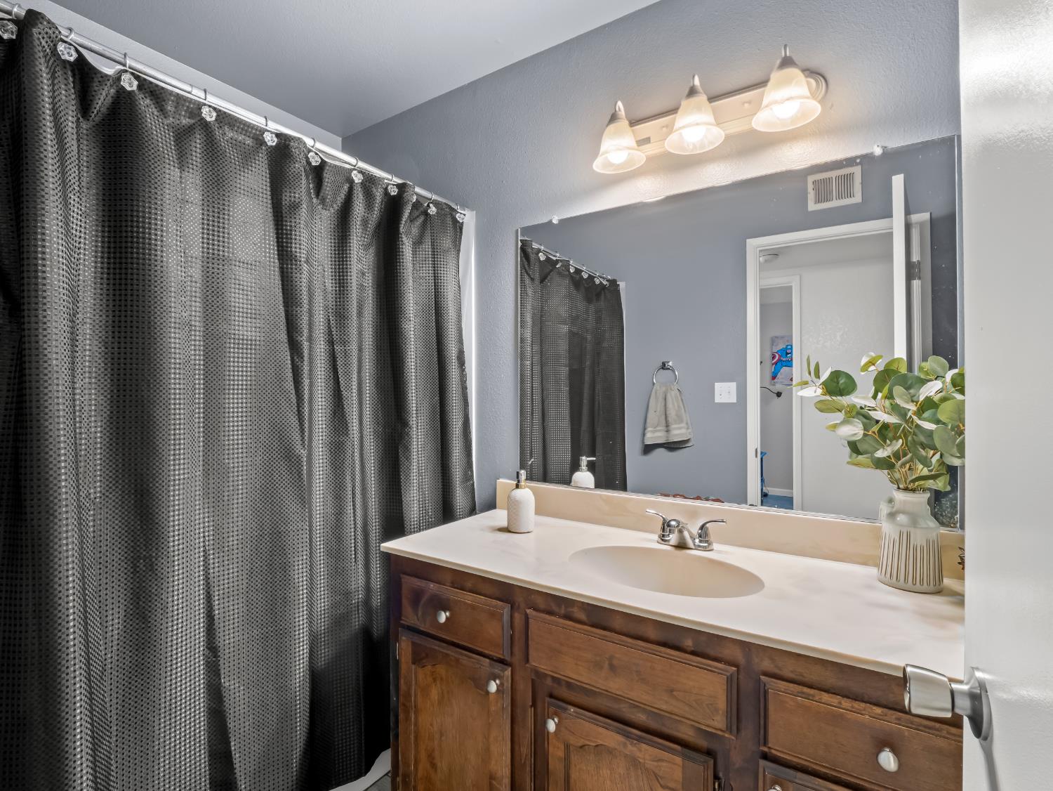 294 N Stanford Avenue