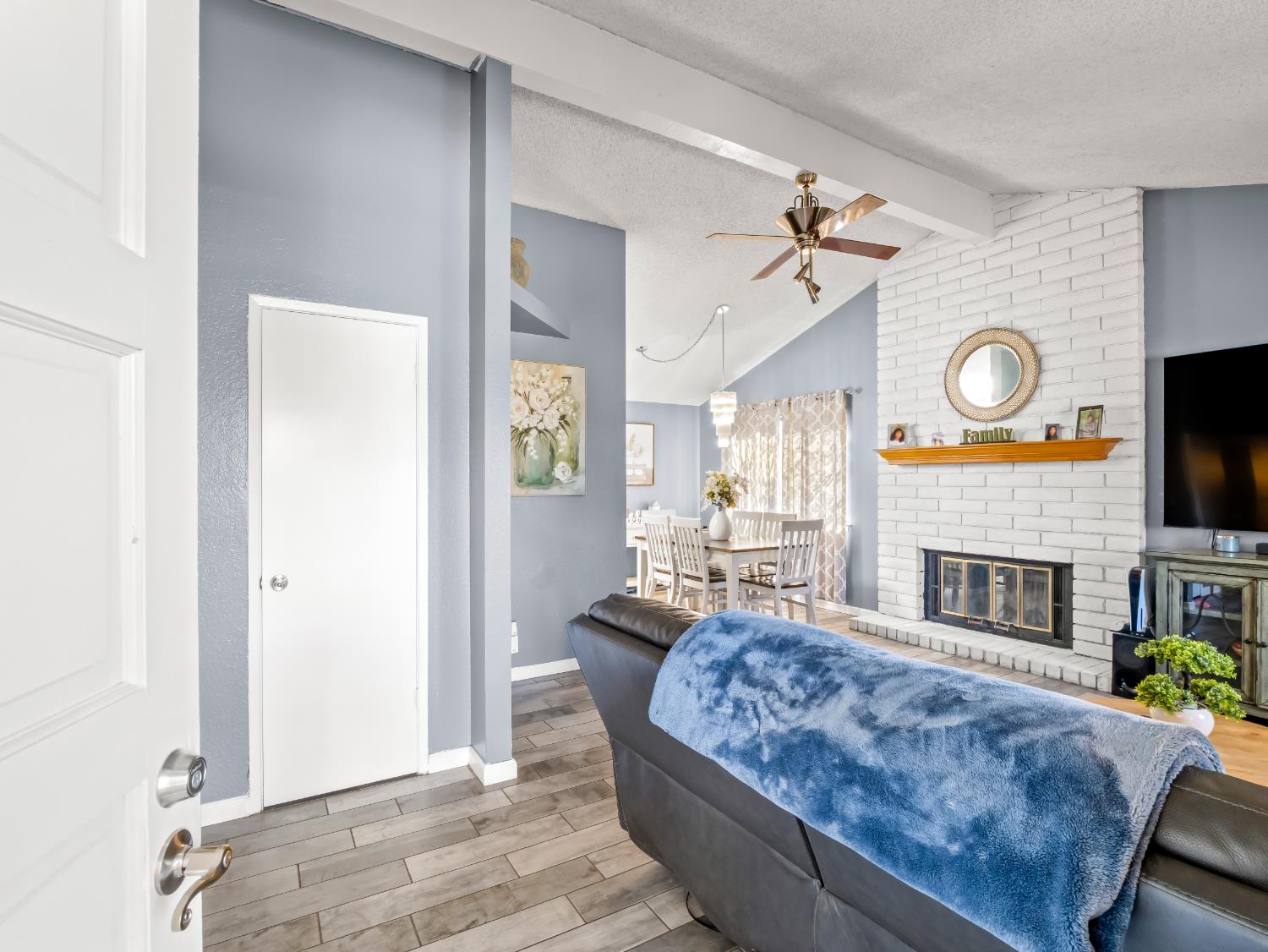 294 N Stanford Avenue