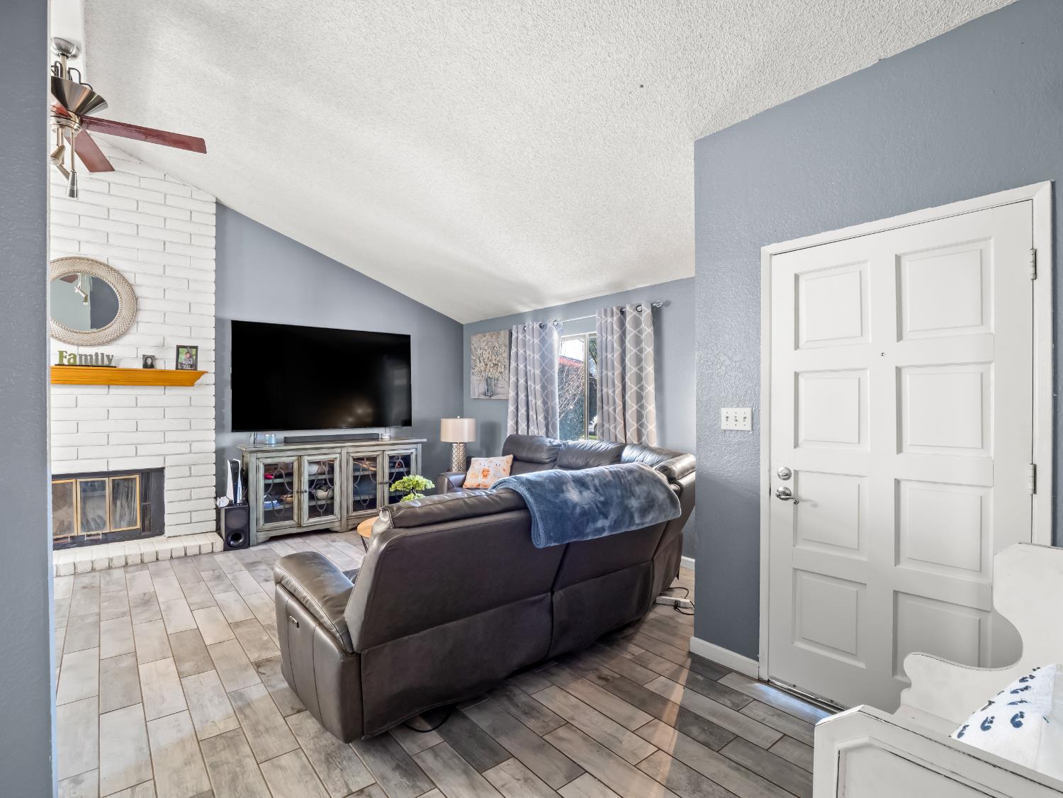 294 N Stanford Avenue