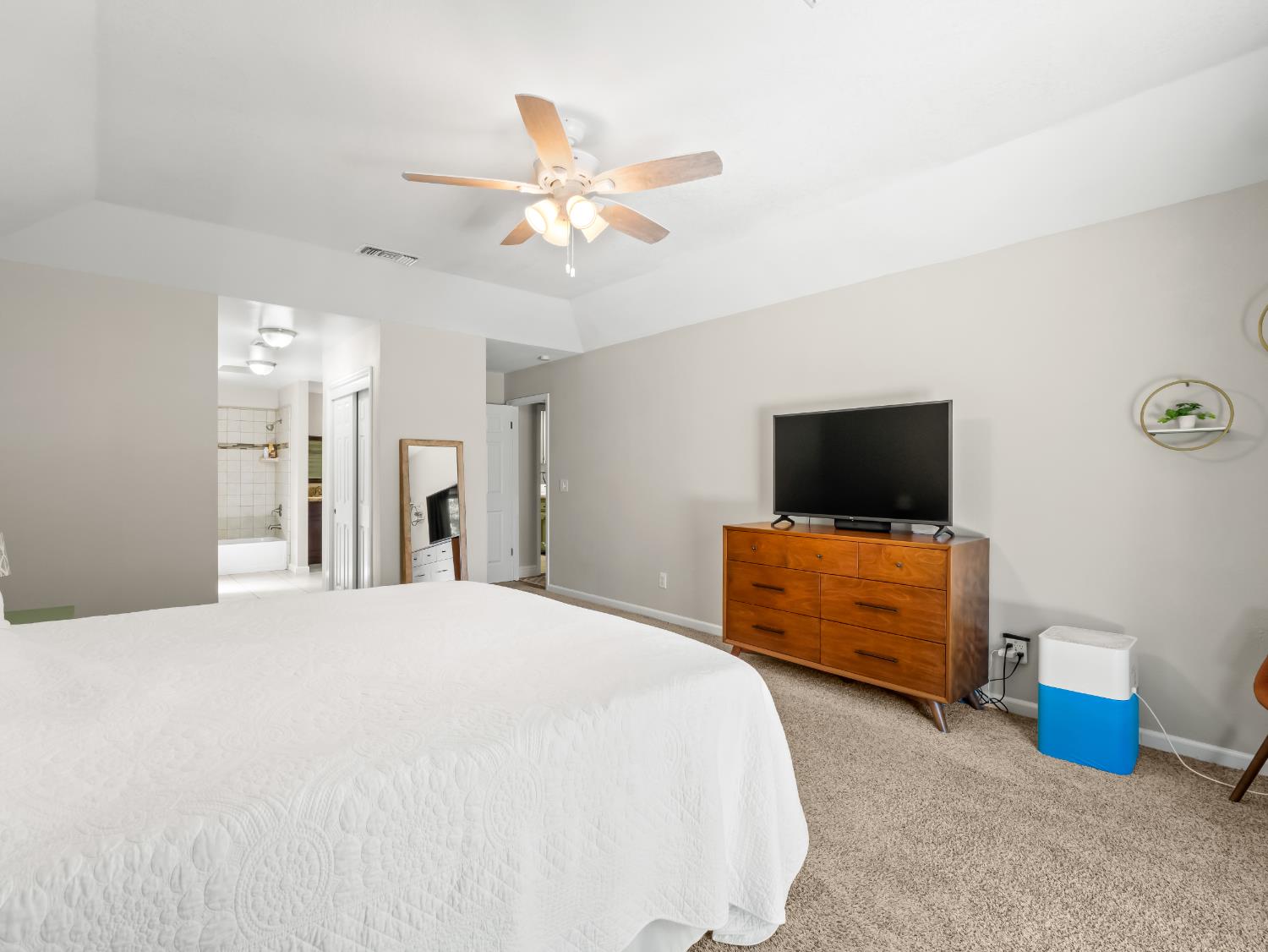 8732 N Fuller Avenue