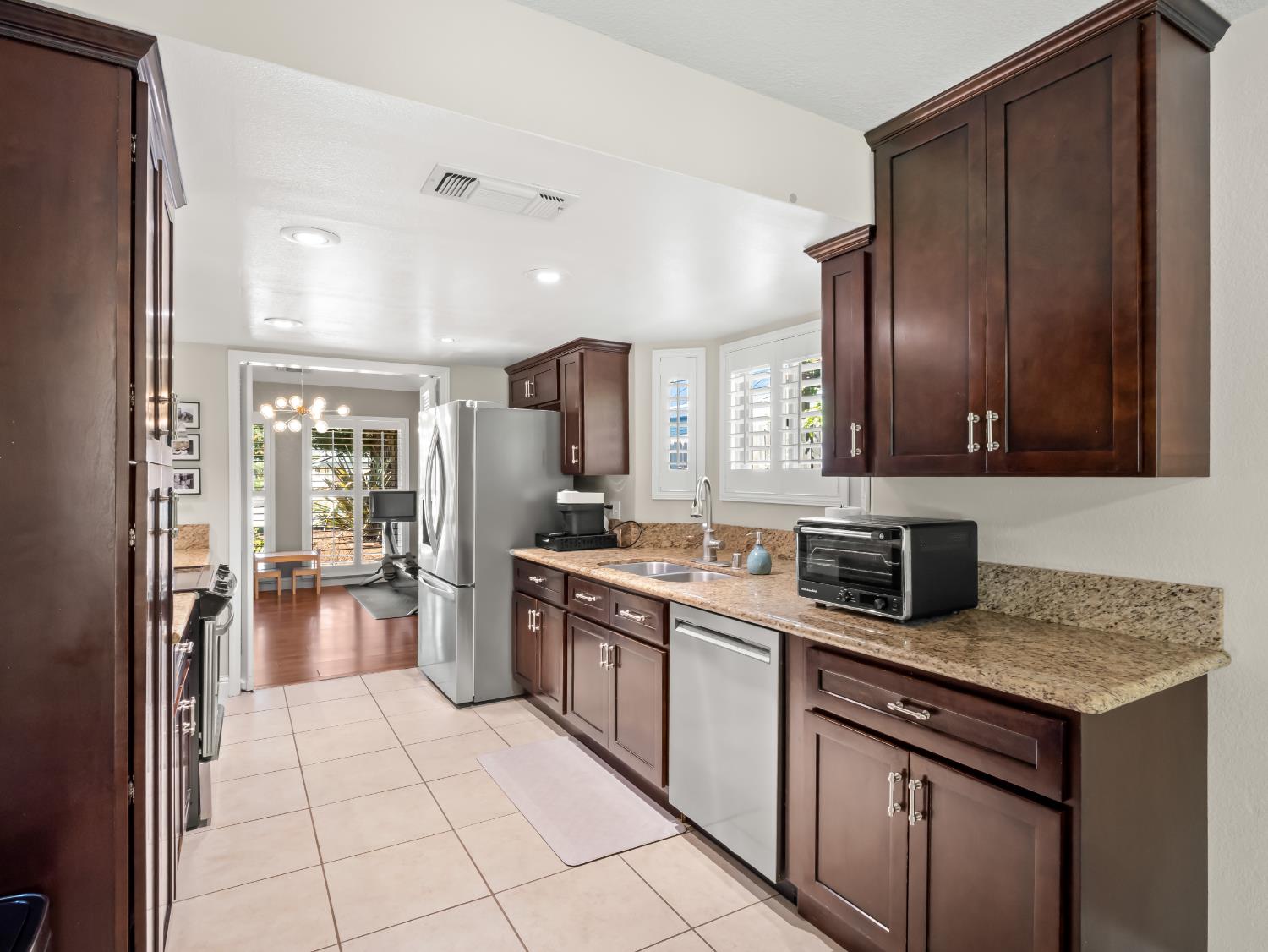 8732 N Fuller Avenue