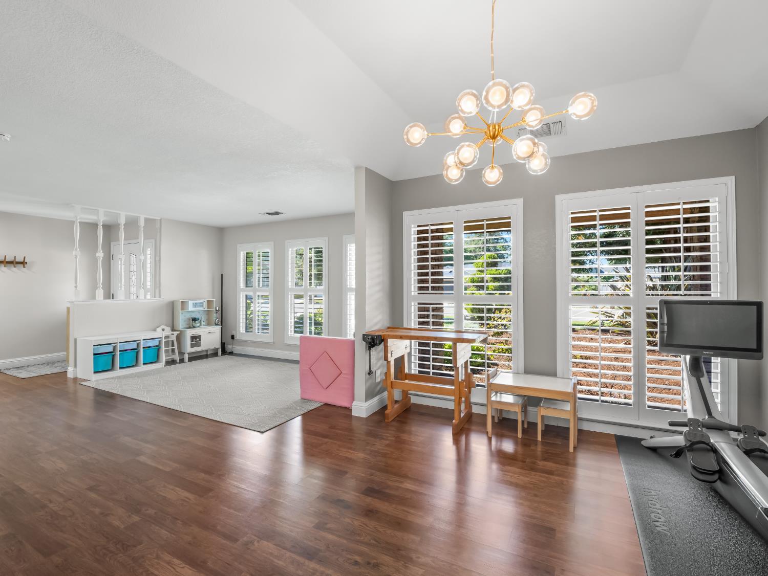 8732 N Fuller Avenue