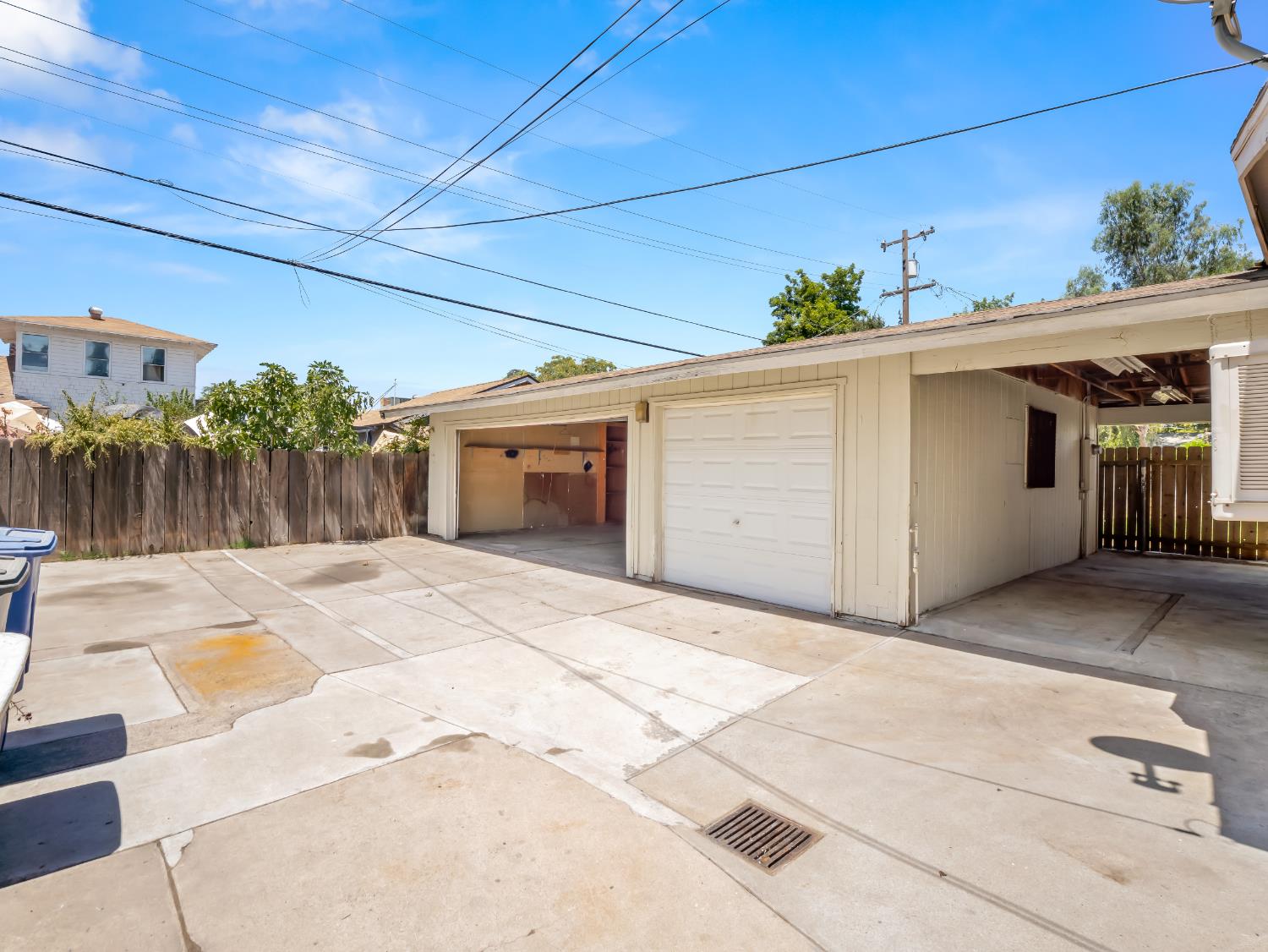 1231 N Roosevelt Avenue
