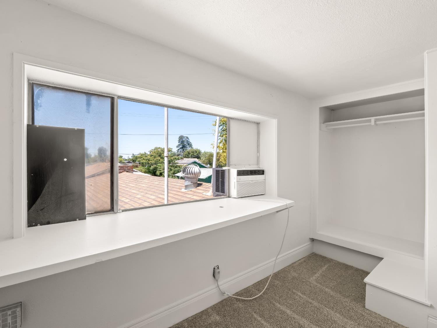 1231 N Roosevelt Avenue