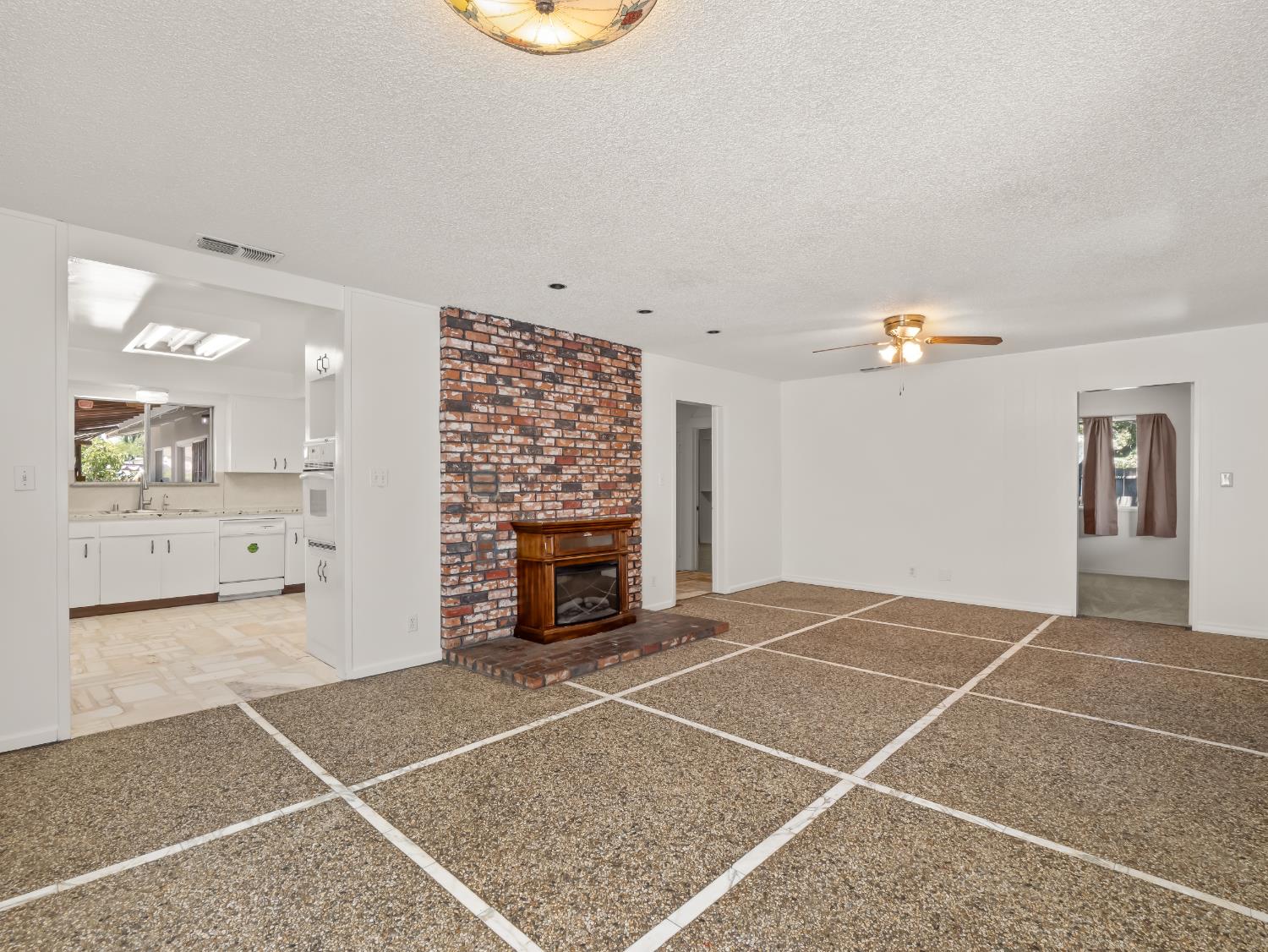 1231 N Roosevelt Avenue