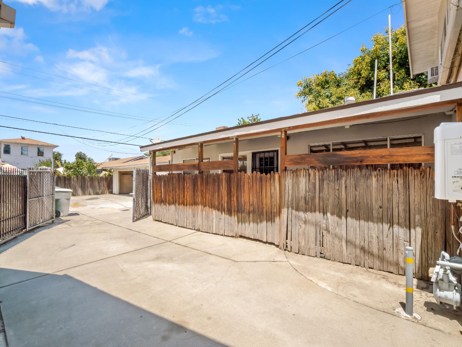 1231 N Roosevelt Avenue