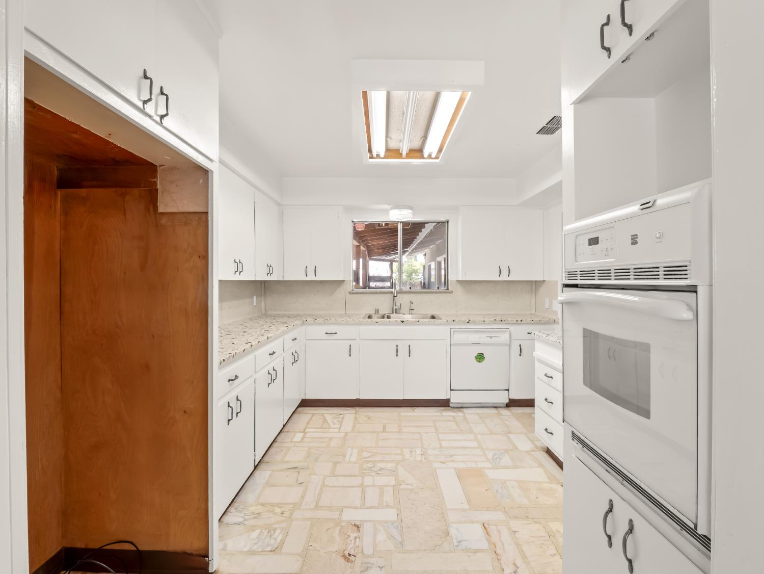 1231 N Roosevelt Avenue