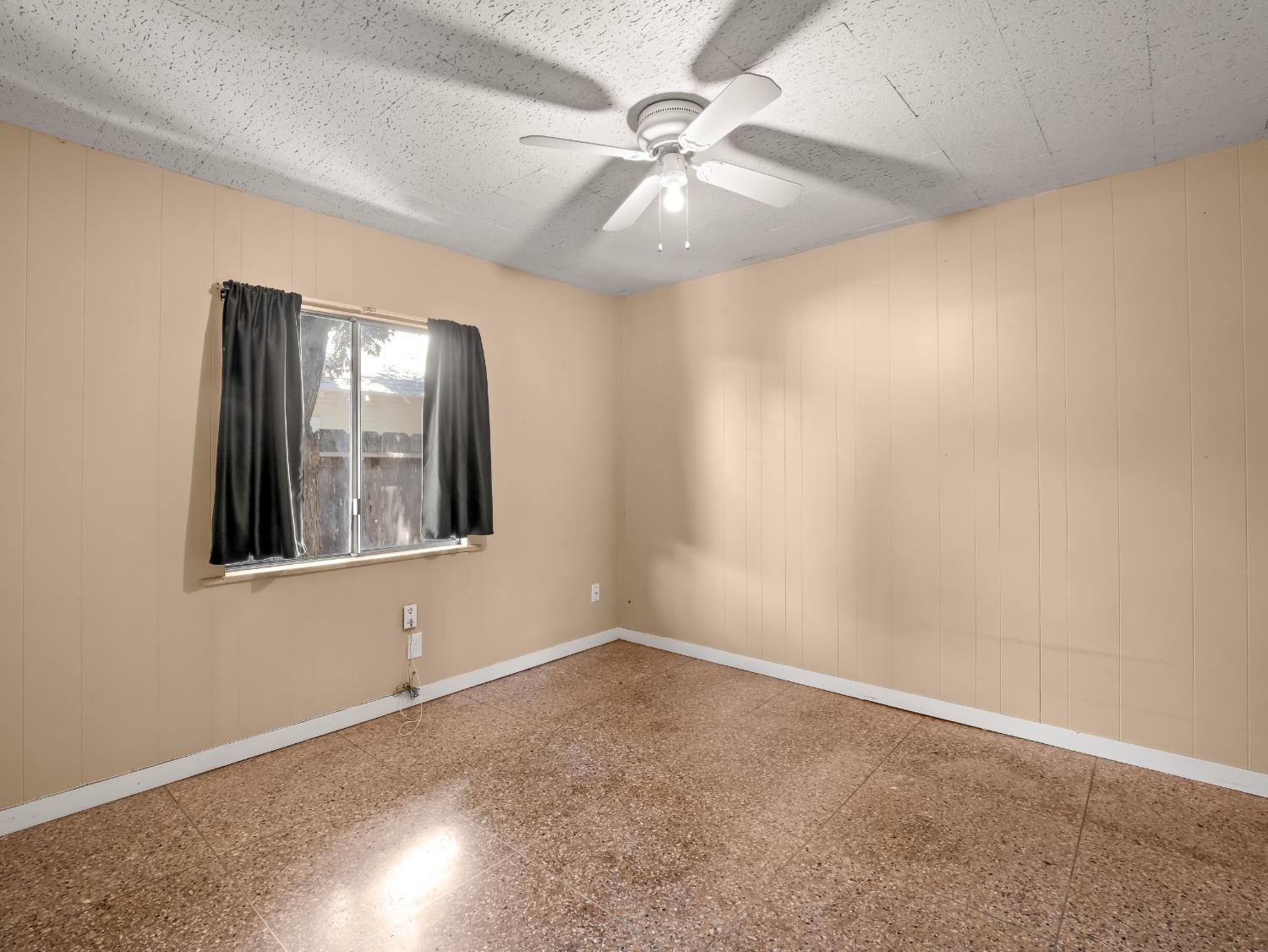 1231 N Roosevelt Avenue