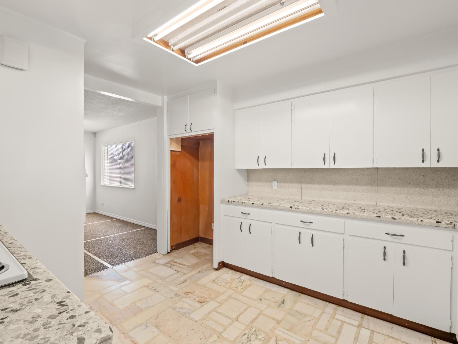 1231 N Roosevelt Avenue