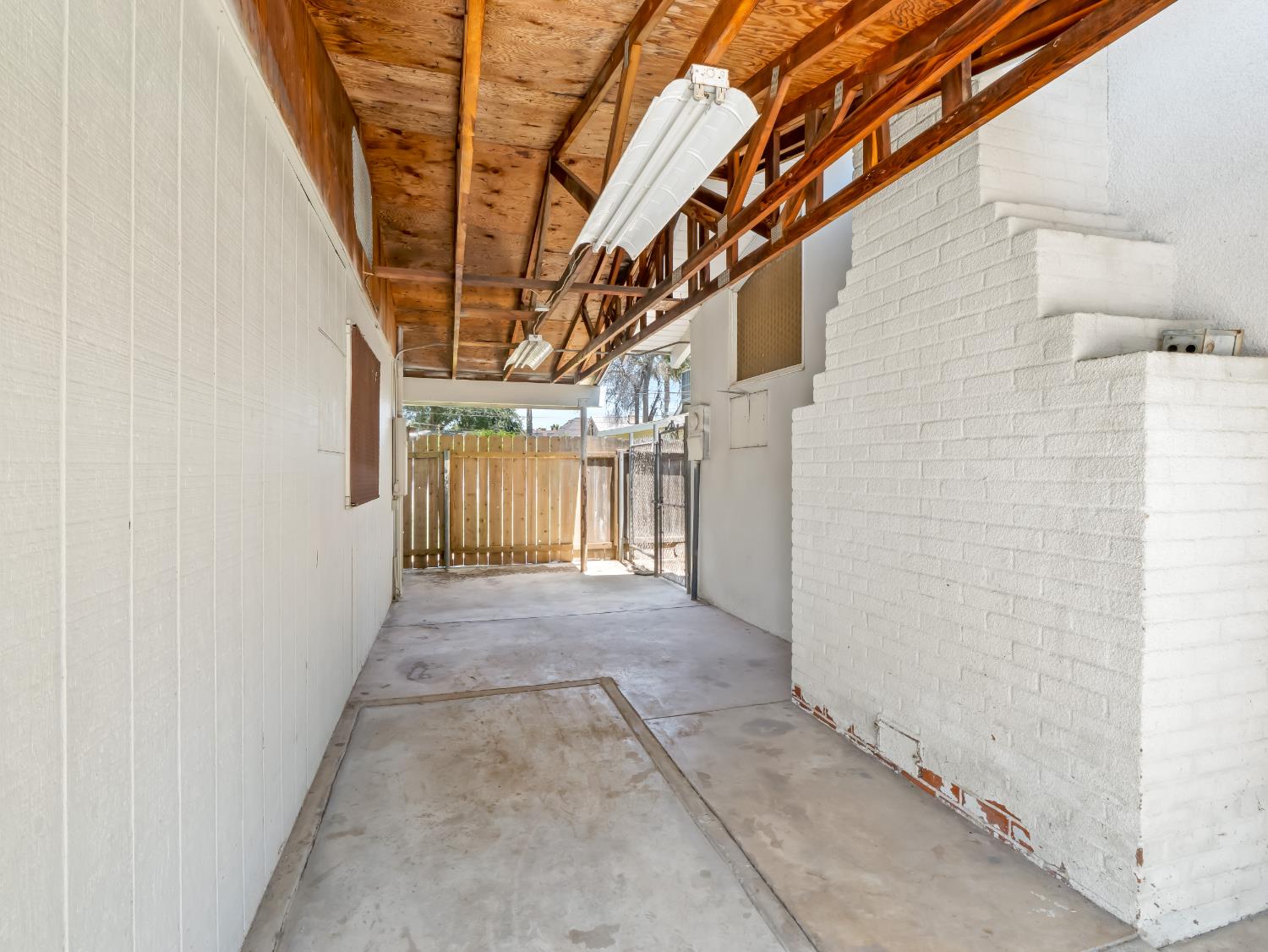 1231 N Roosevelt Avenue
