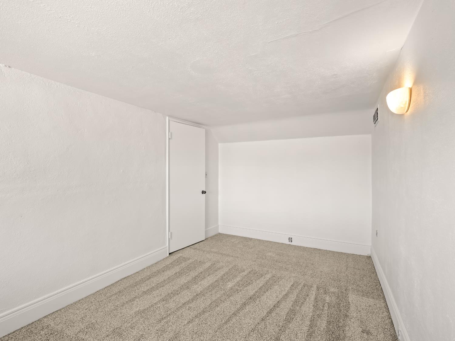 1231 N Roosevelt Avenue