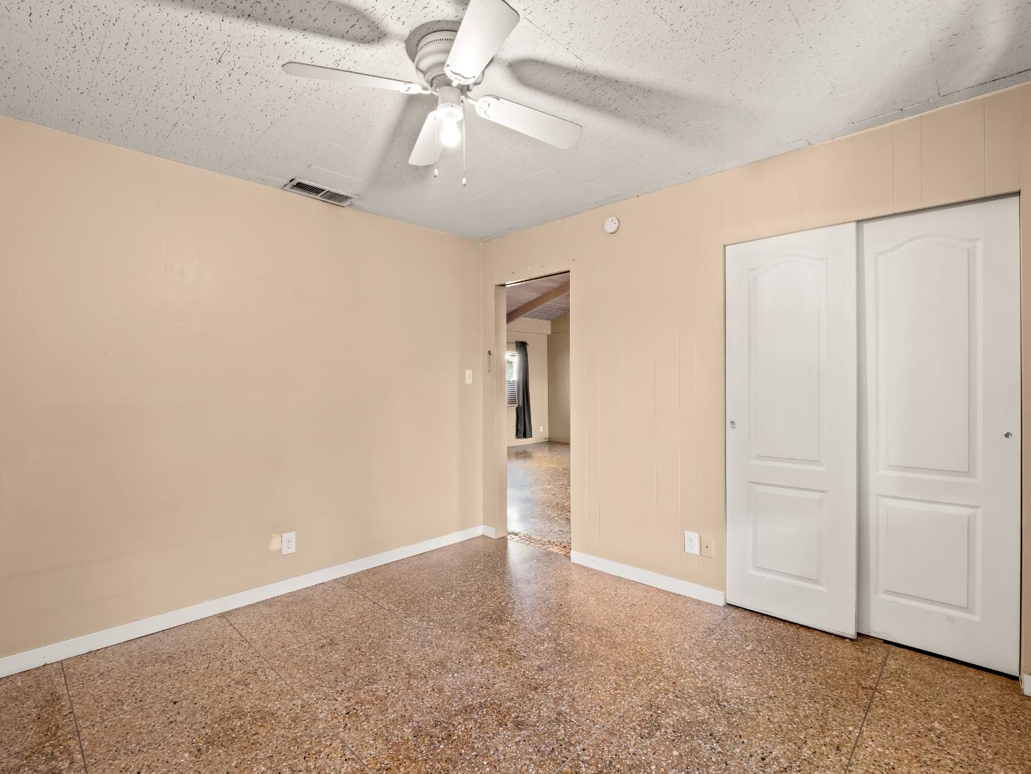 1231 N Roosevelt Avenue