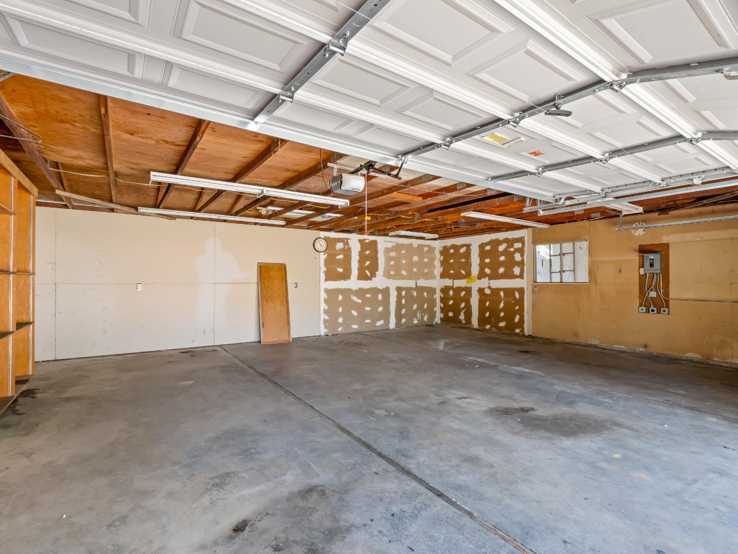 1231 N Roosevelt Avenue
