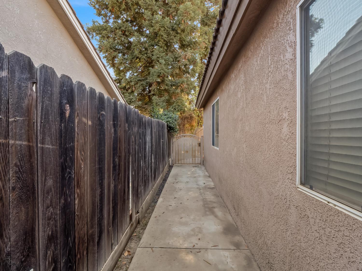 6229 W Alluvial Avenue