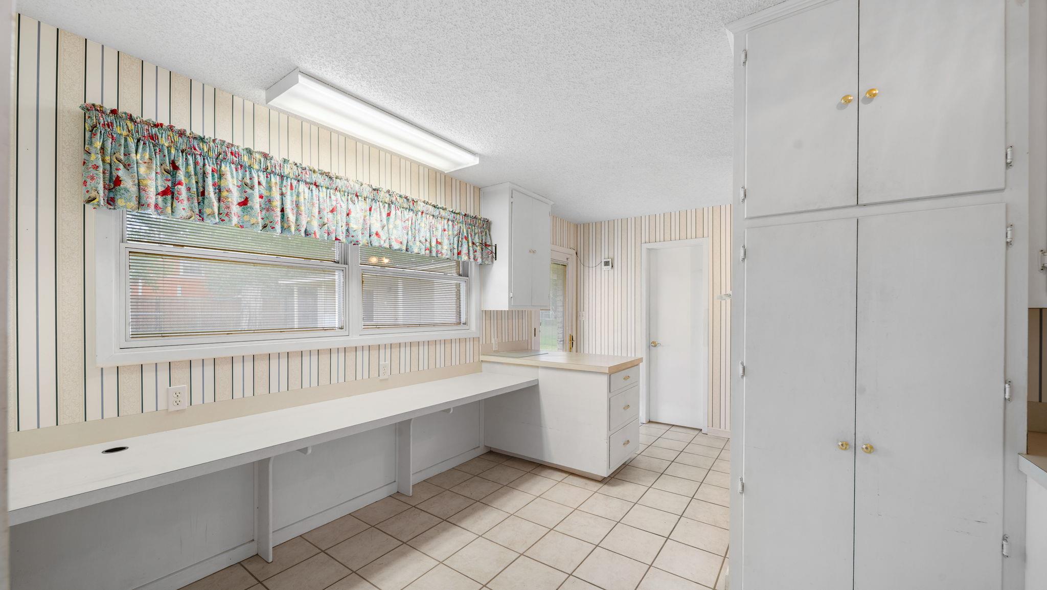 487 Edgewood Ave
