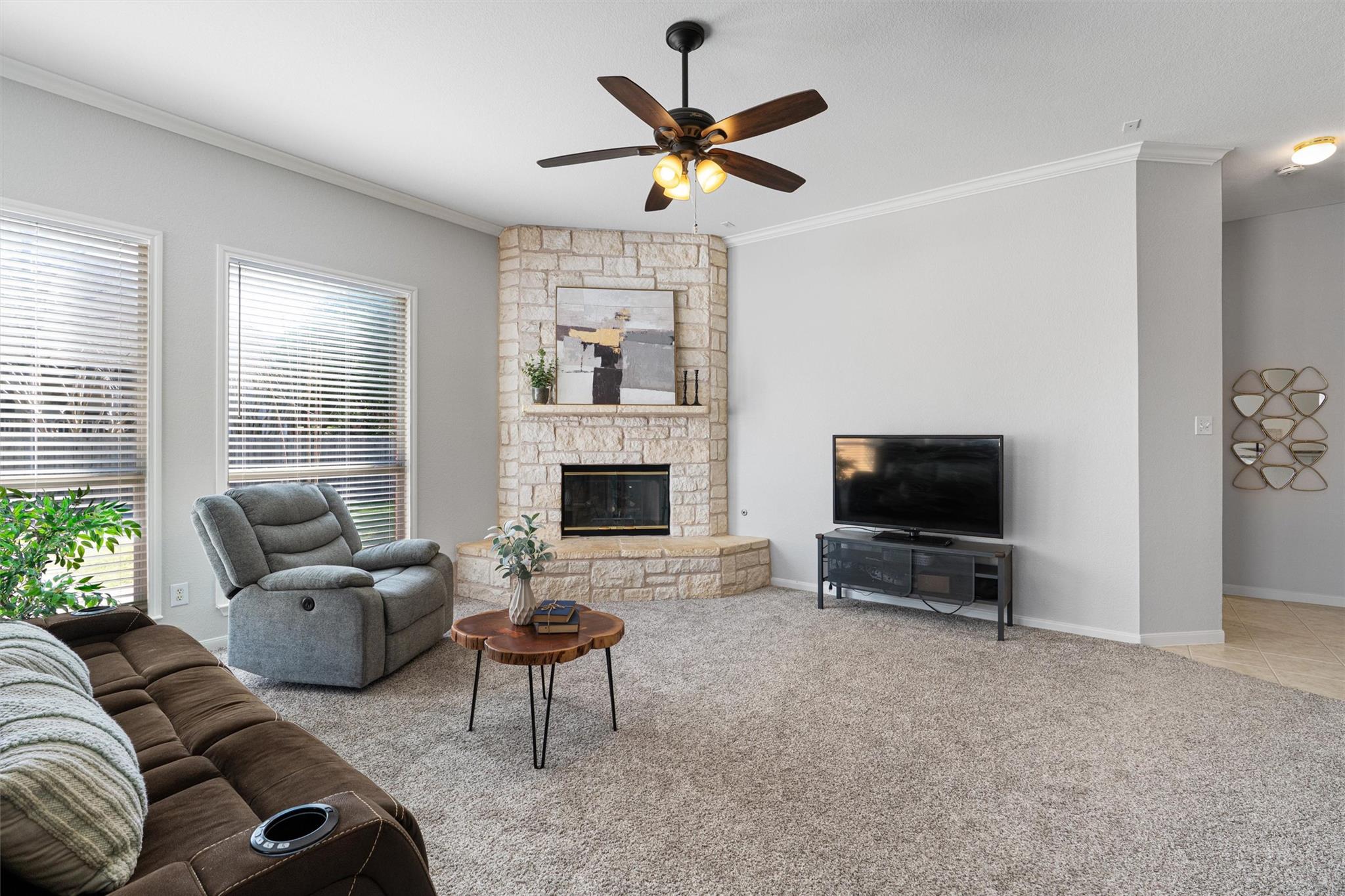606 S Lynnwood TRL