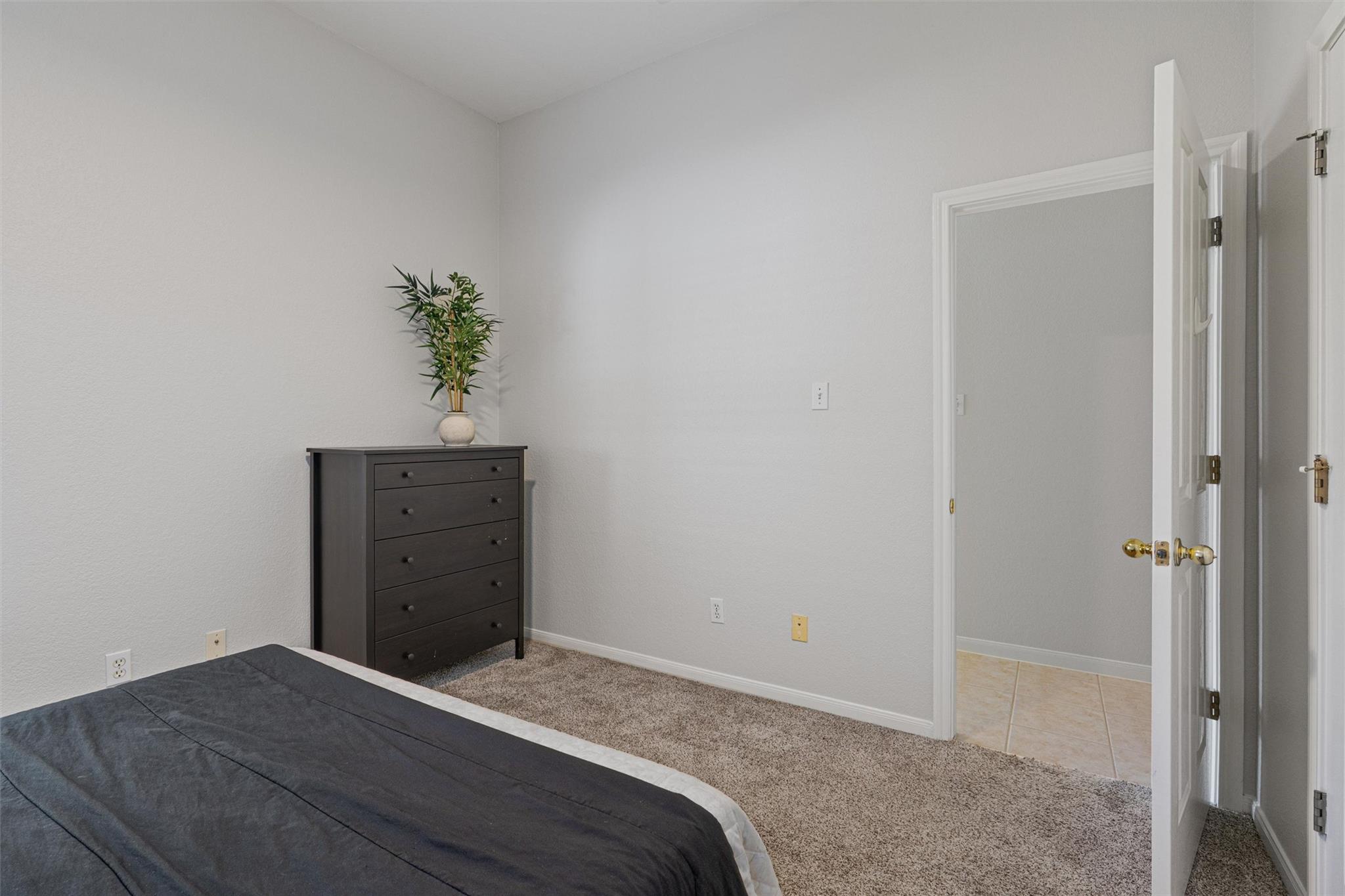 606 S Lynnwood TRL
