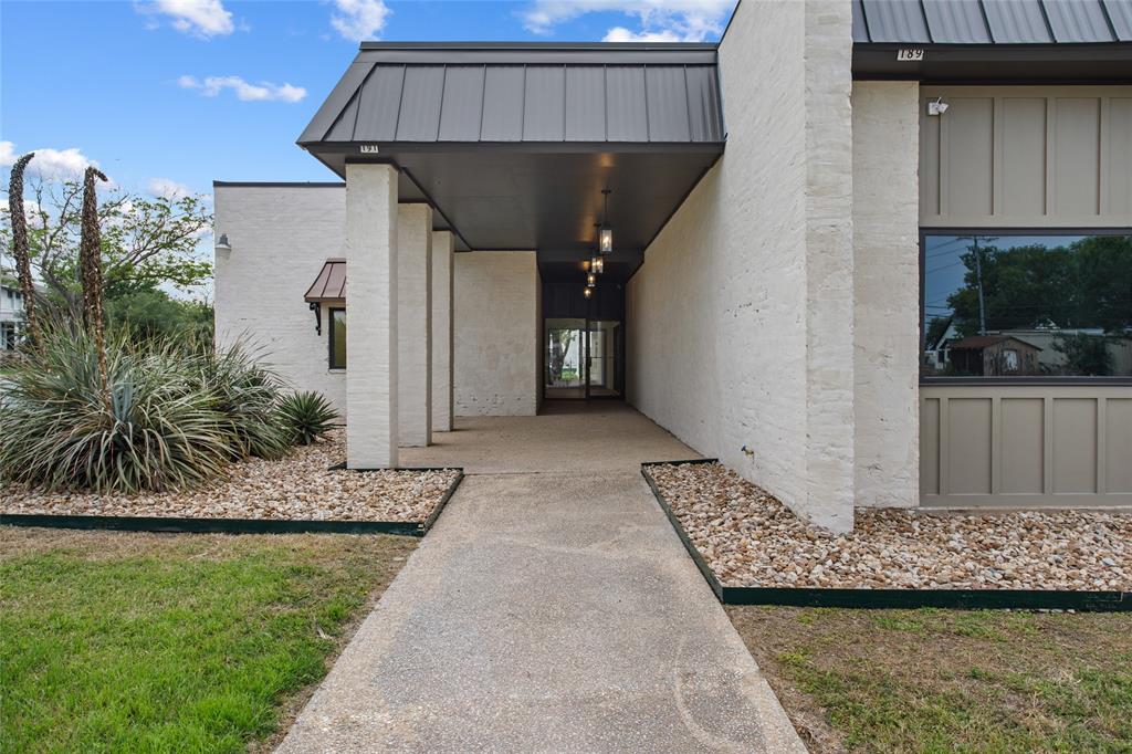 189 S Manse Ave Unit: A3 - East Wing