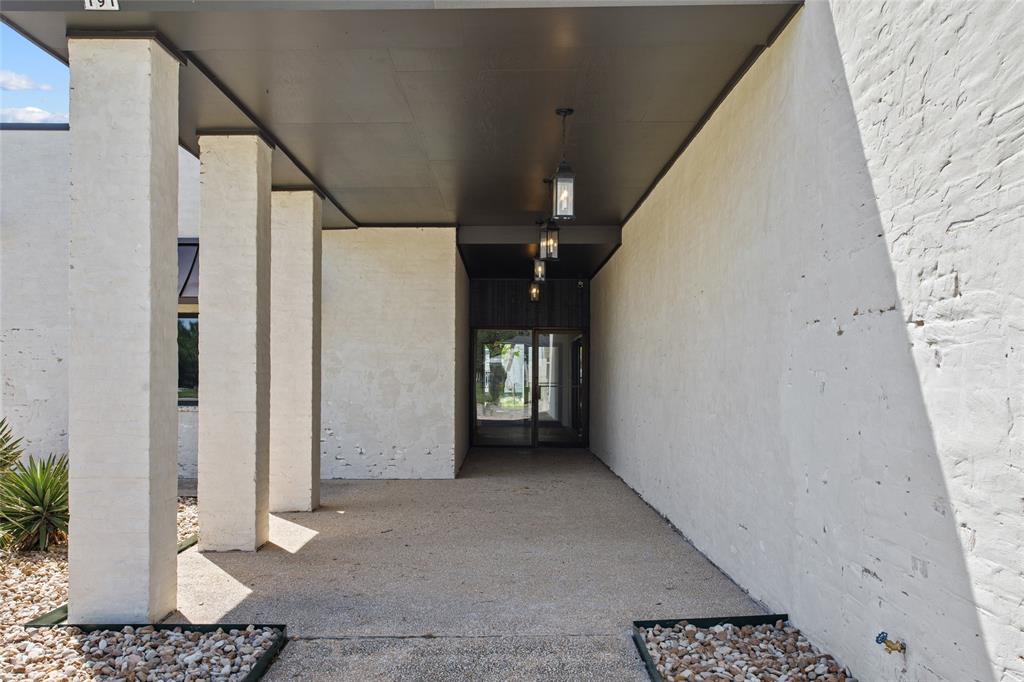 189 S Manse Ave Unit: A3 - East Wing