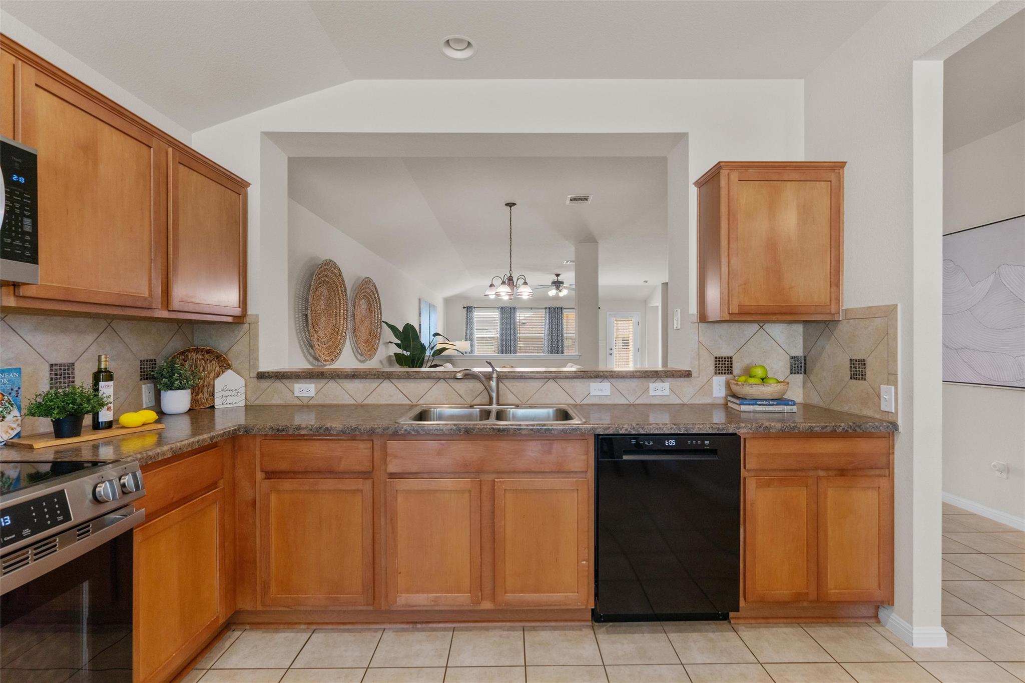 7830 Squirrel Hollow DR