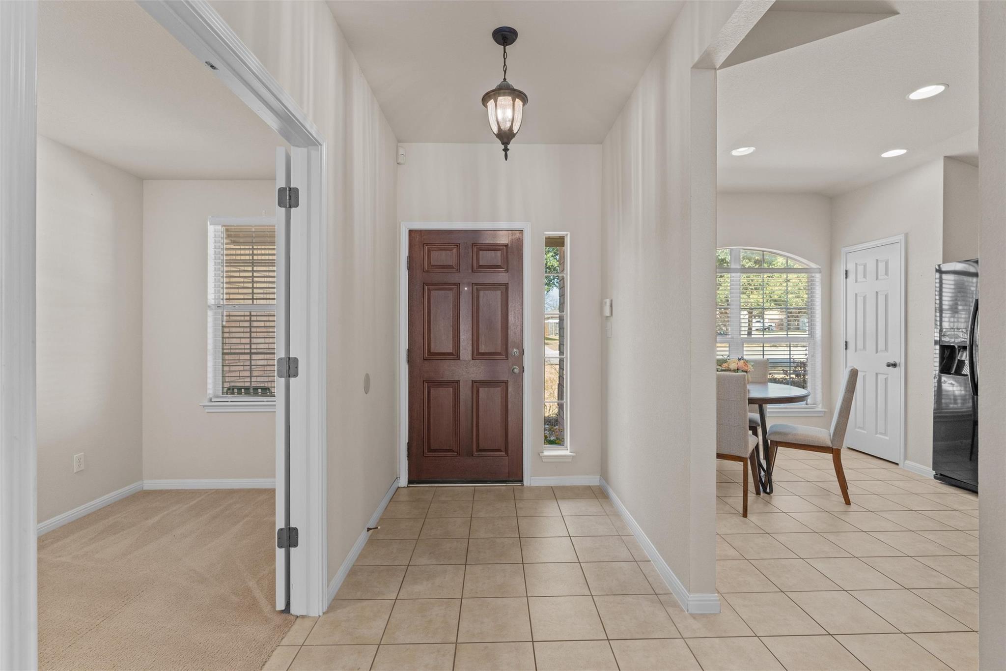 7830 Squirrel Hollow DR