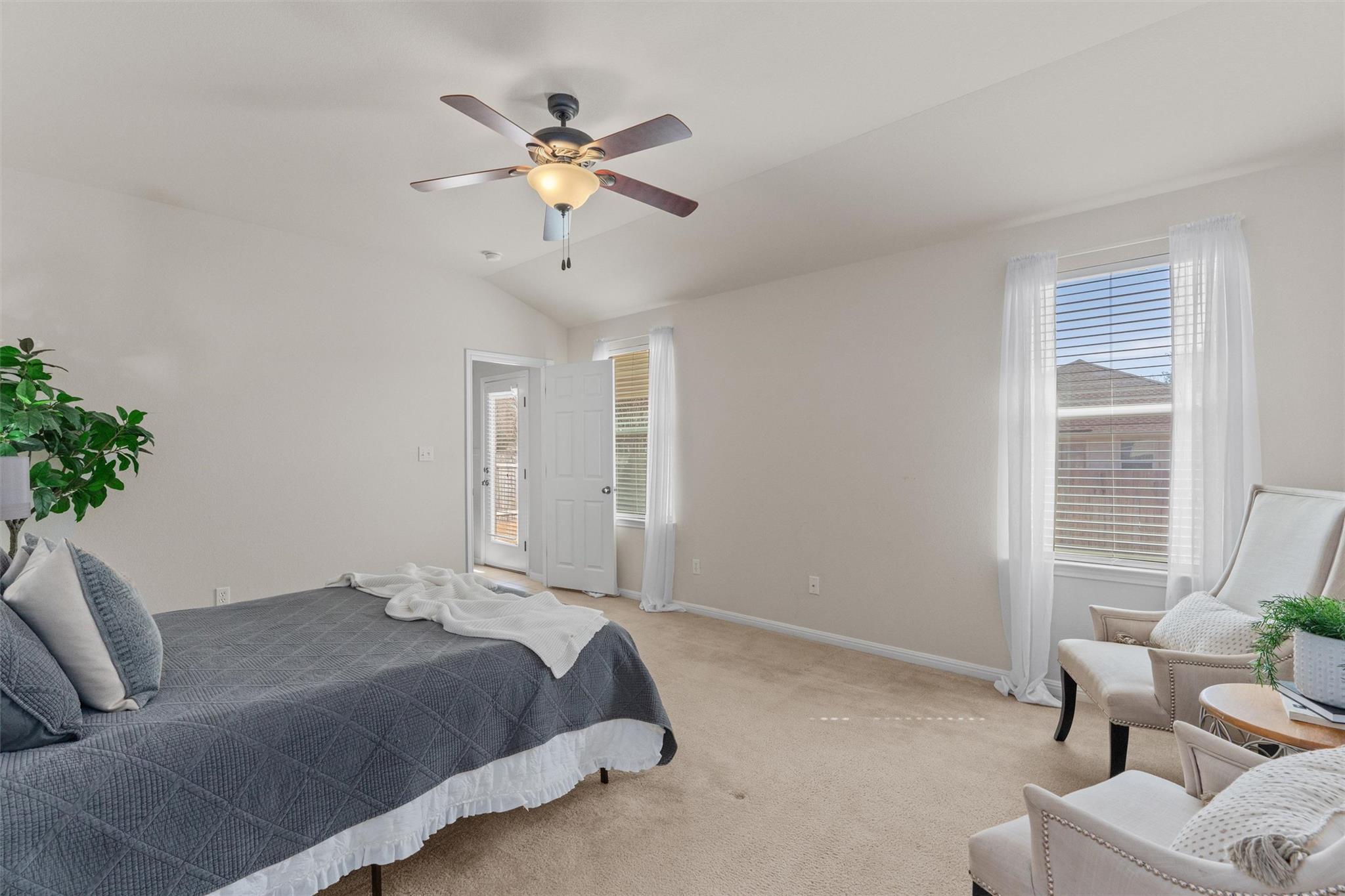 7830 Squirrel Hollow DR