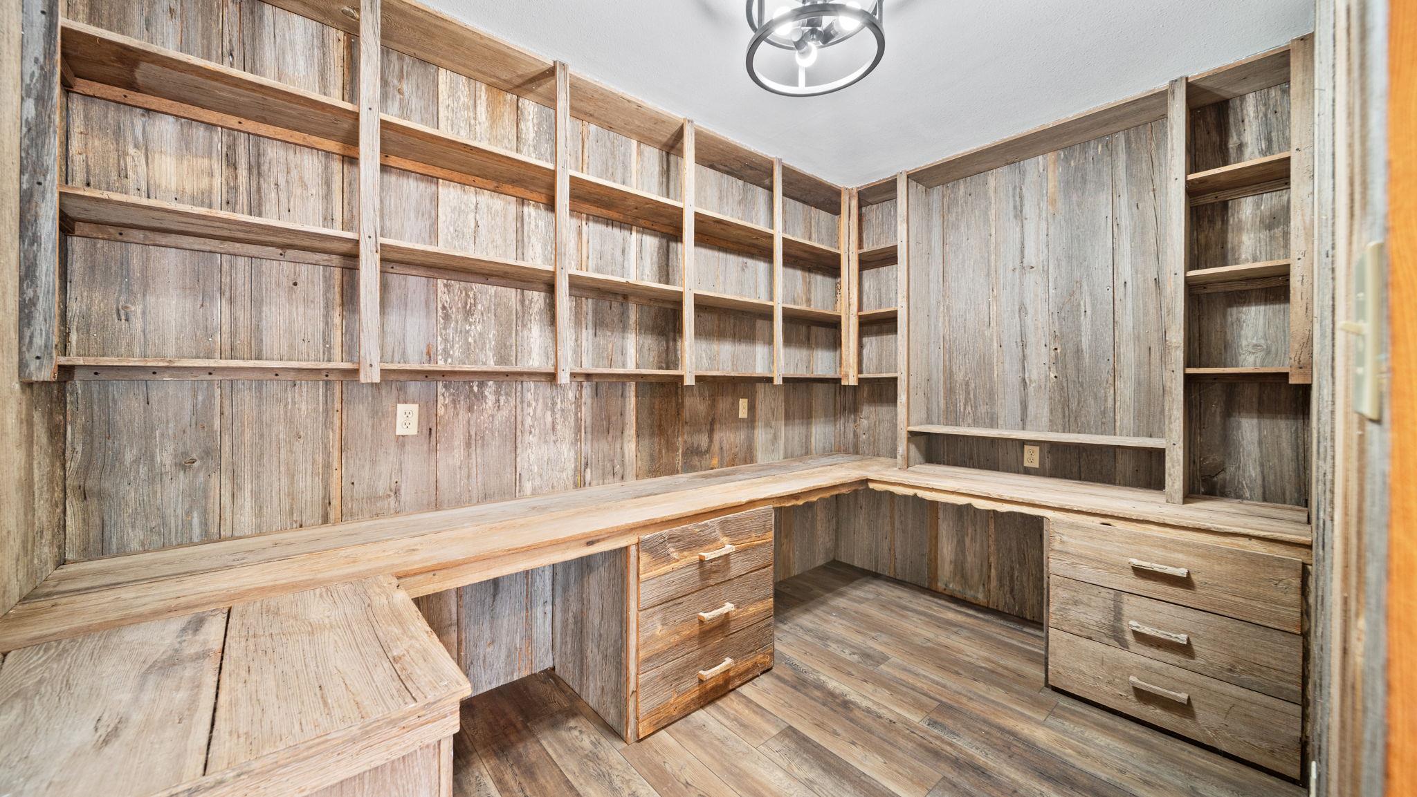 2205 S US Highway 77