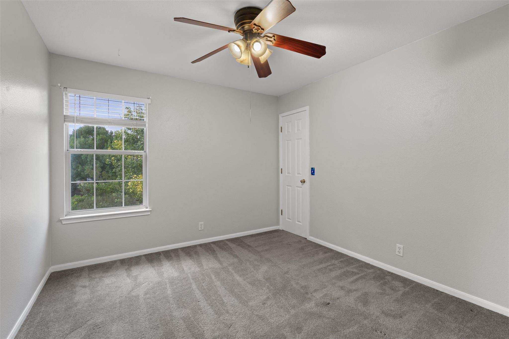 120 Meadowside DR