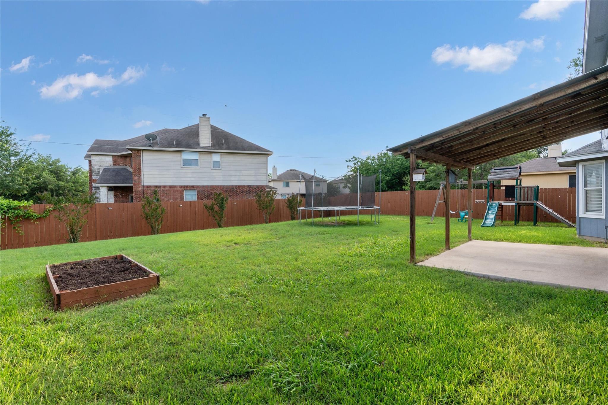 120 Meadowside DR