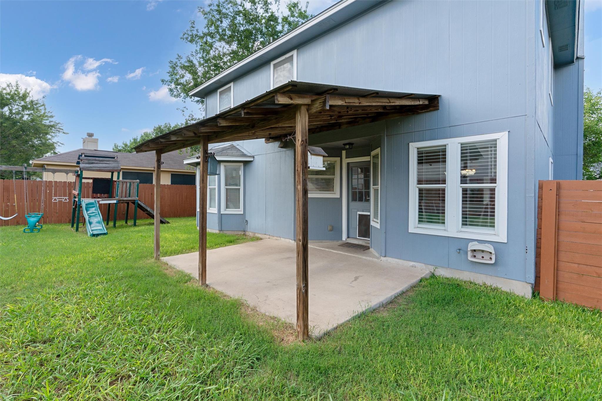 120 Meadowside DR
