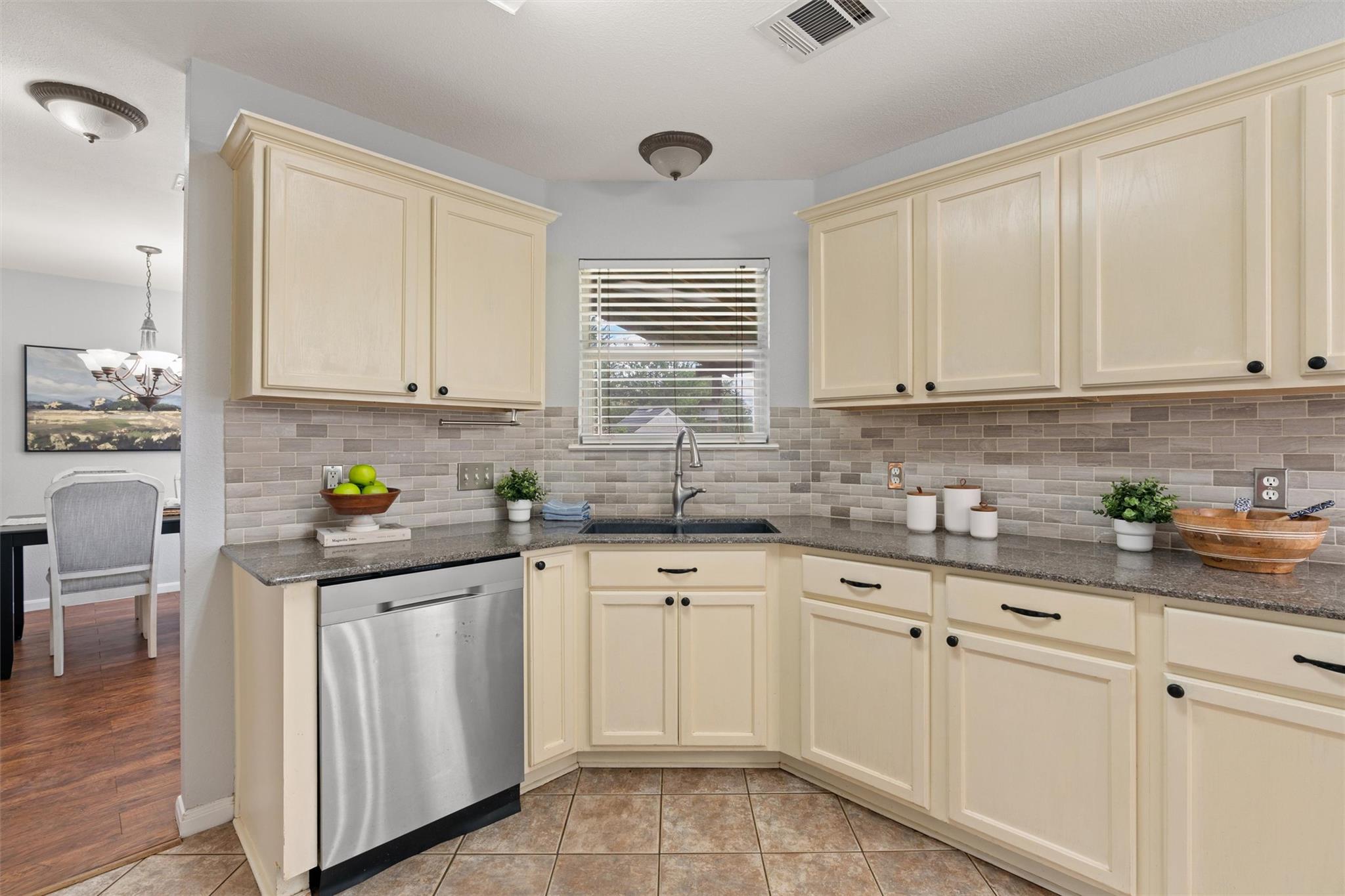 120 Meadowside DR