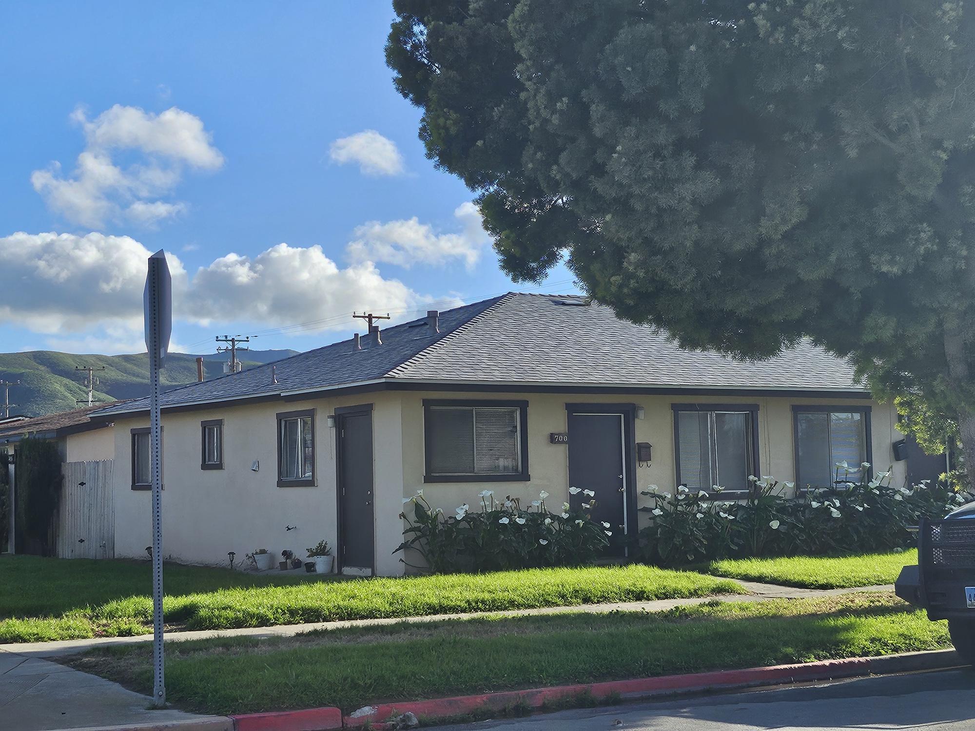 700 W Maple Avenue