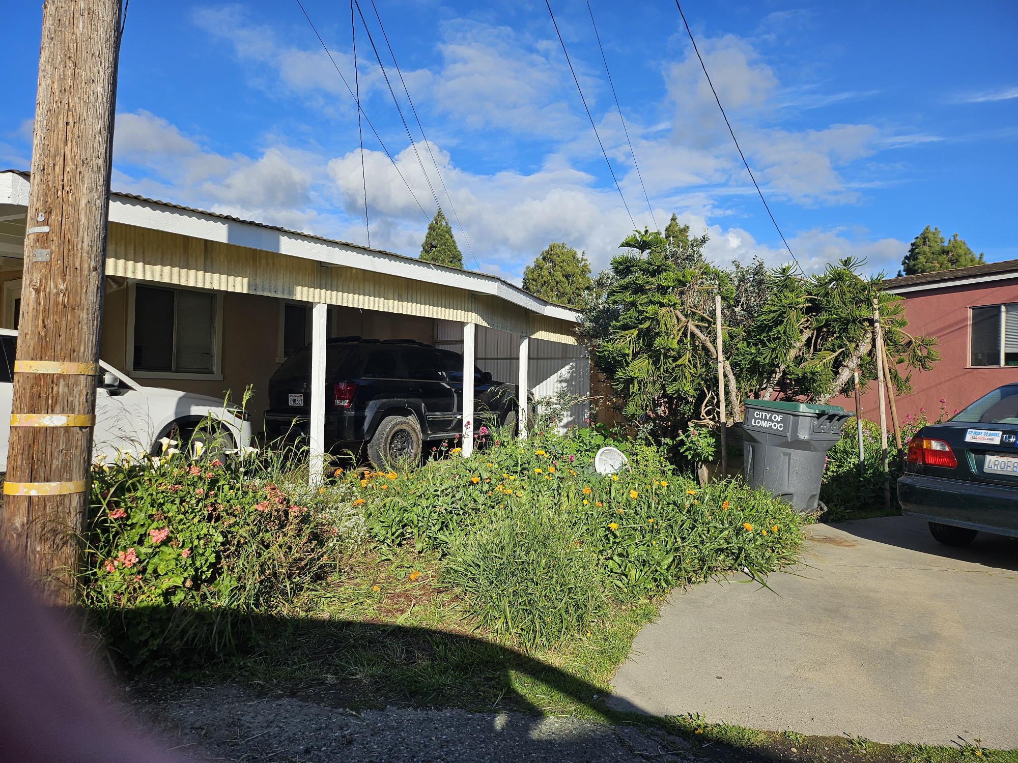700 W Maple Avenue