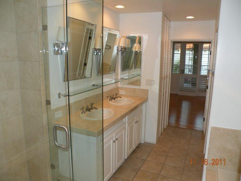 105 W De La Guerra Street, D