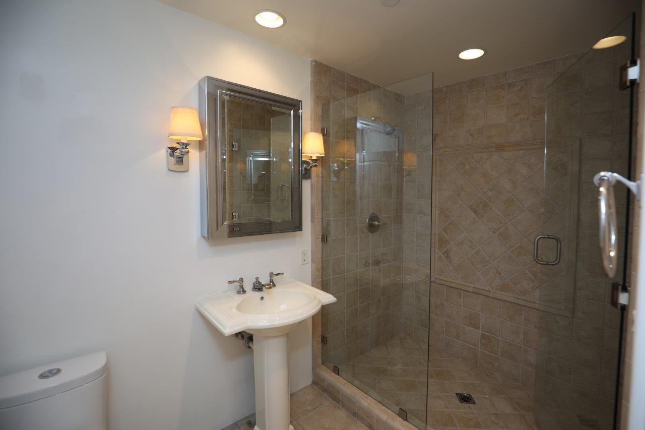 105 W De La Guerra Street, D