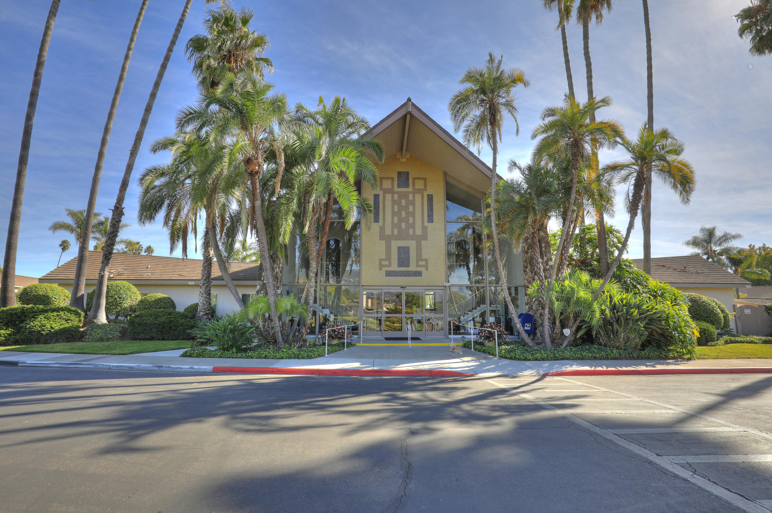 320 N Fairview Avenue, 5